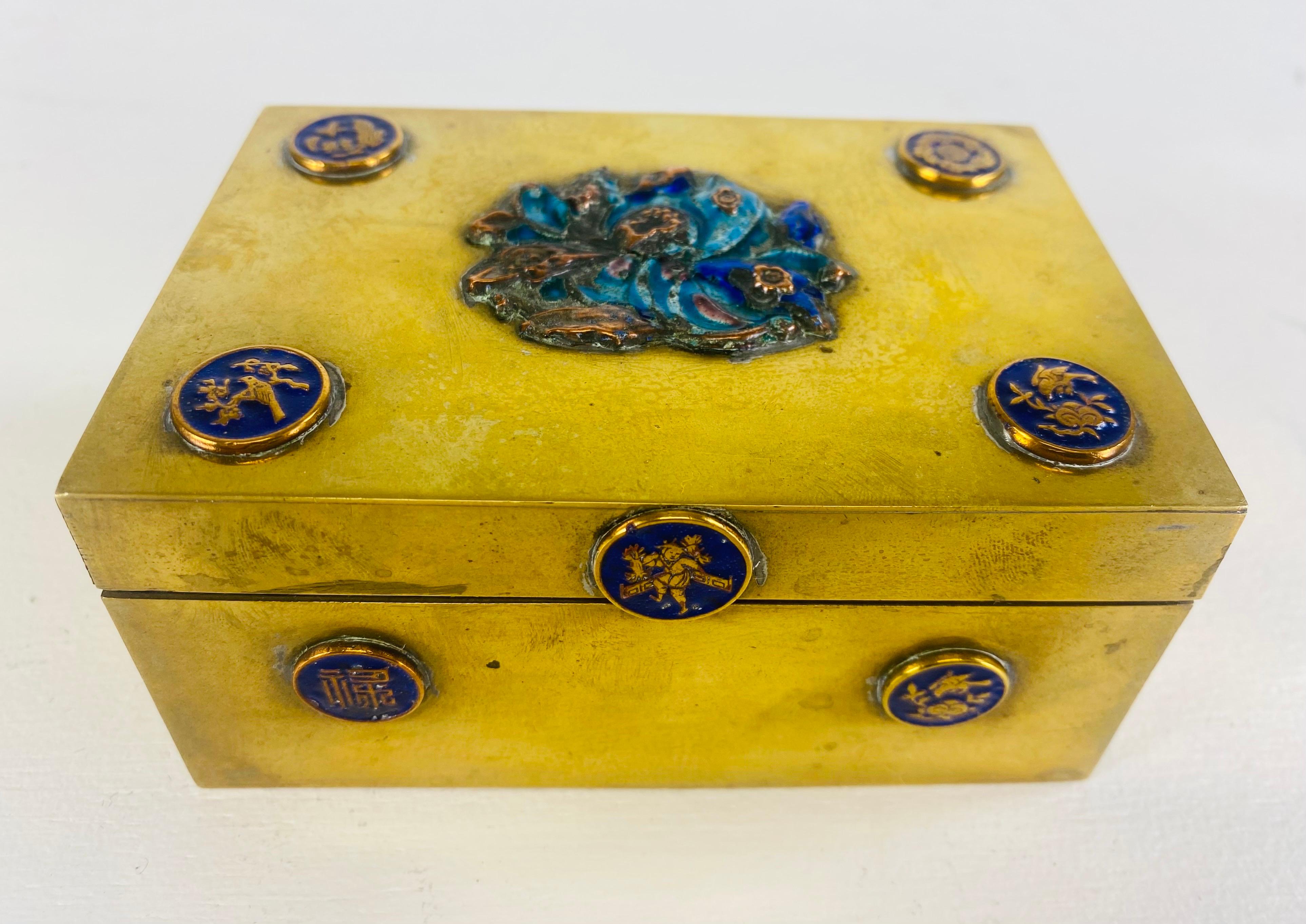 Vintage solid brass and enamel Chinese export trinket box. In Good Condition For Sale In Allentown, PA