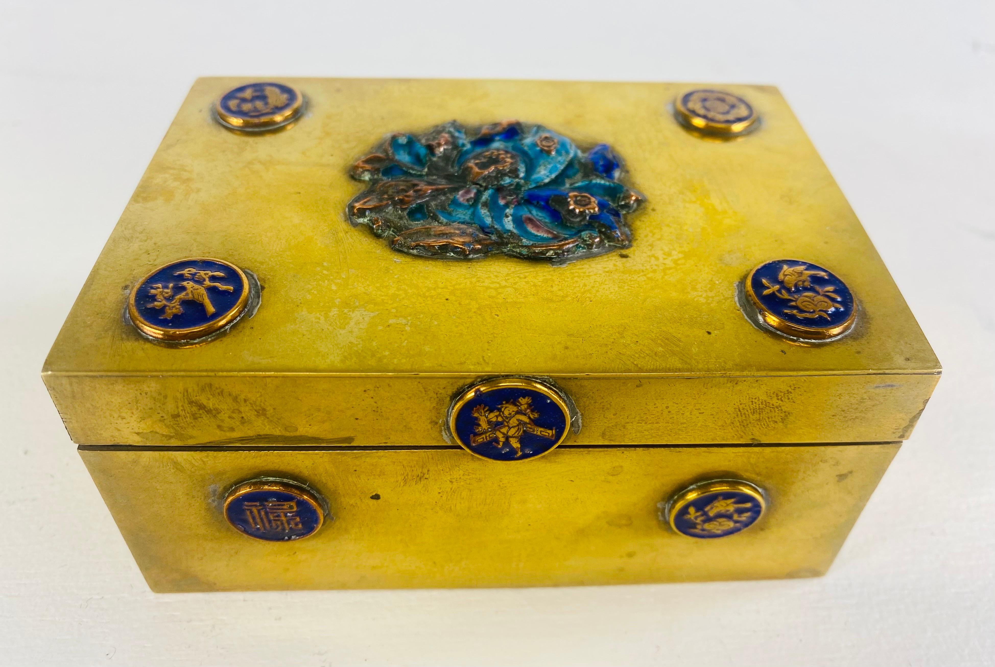 Vintage solid brass and enamel Chinese export trinket box. For Sale 1