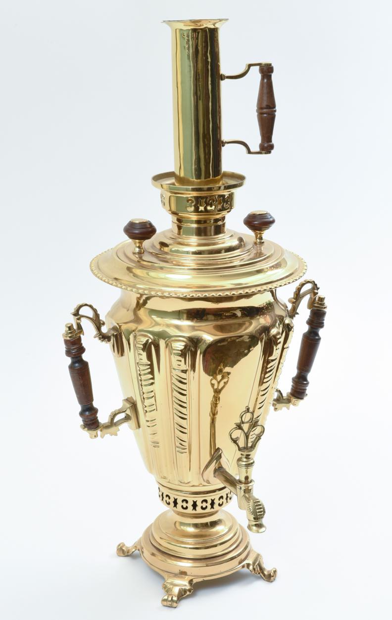 Vintage Solid Brass Hallmarked with Side Handles Samovar In Excellent Condition In Tarry Town, NY