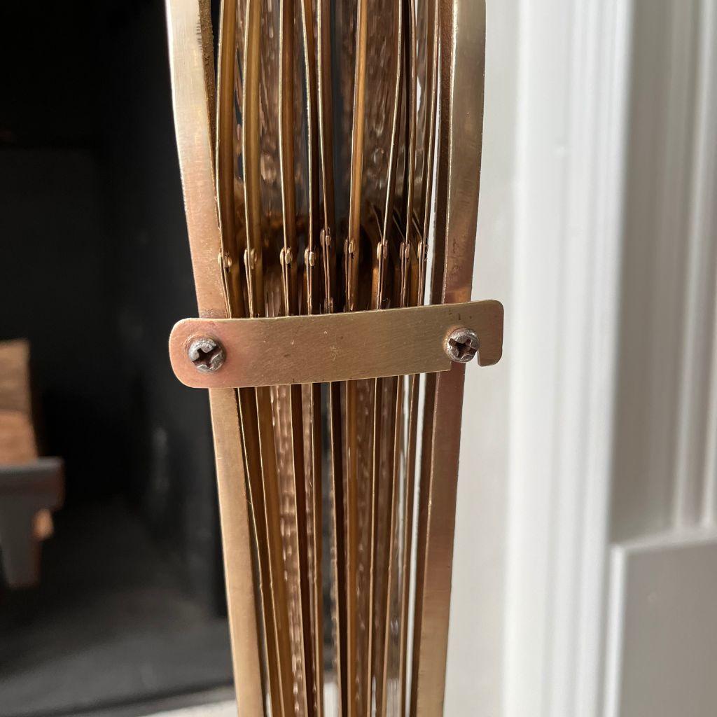 Américain Écran de cheminée vintage en laiton massif ananas ventilateur pliant paon en vente