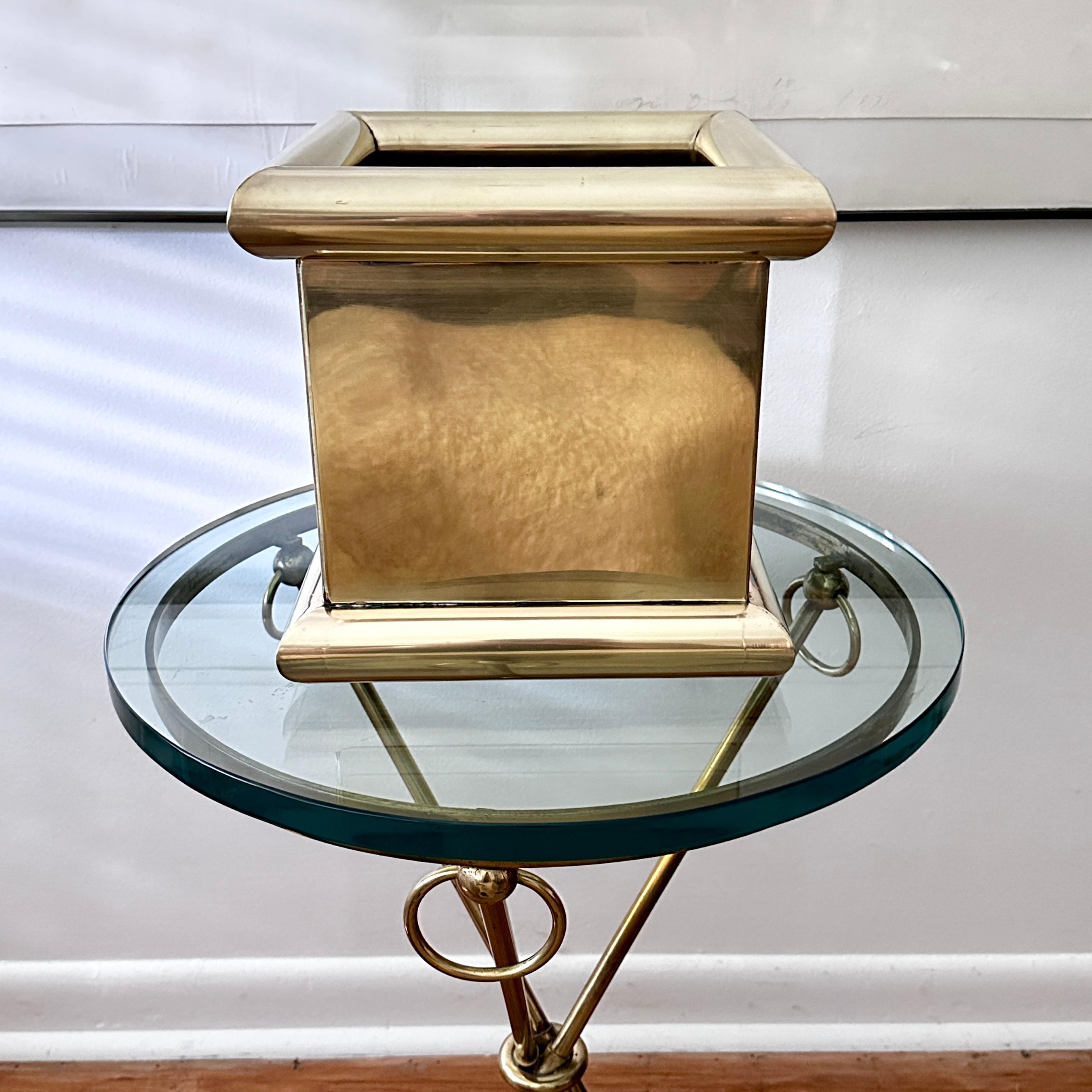 Indiano Jardiniére o Cachepot quadrato d'epoca in ottone massiccio in vendita