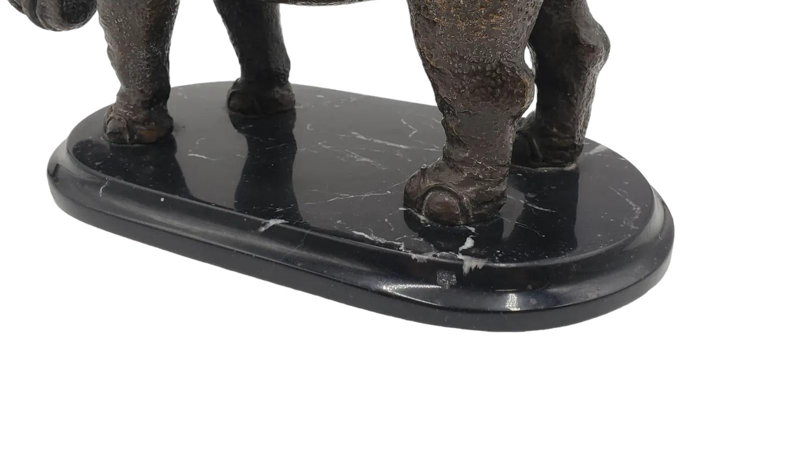 Scultura vintage di rinoceronte in bronzo massiccio su base di marmo in vendita 2