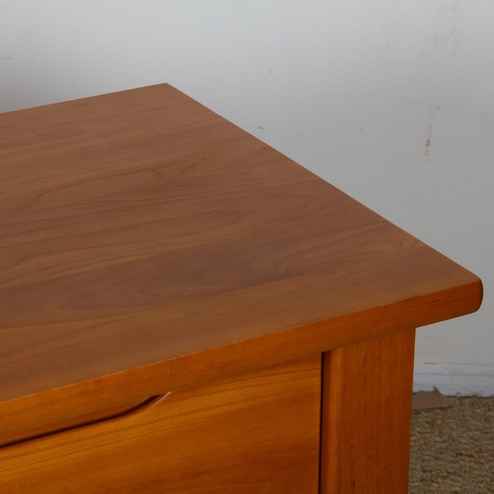 Orme Vintage solid elm chest of drawers, 1980s en vente