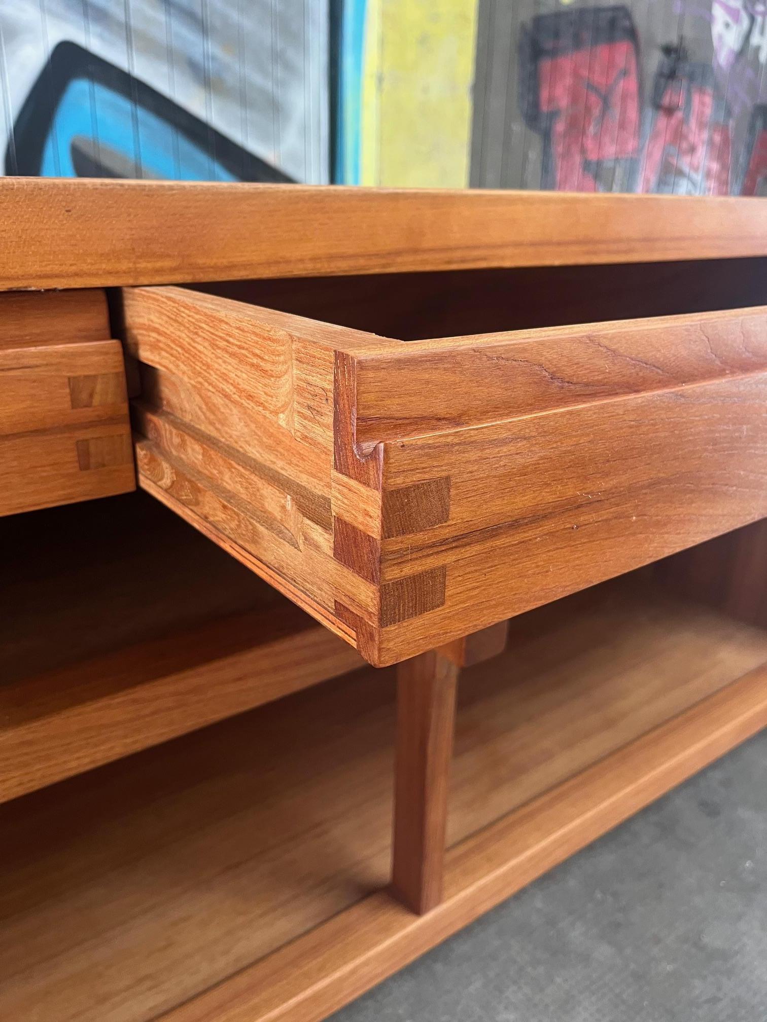Vintage Solid Elm R08 Sideboard by Pierre Chapo, France ca. 1960s For Sale 6