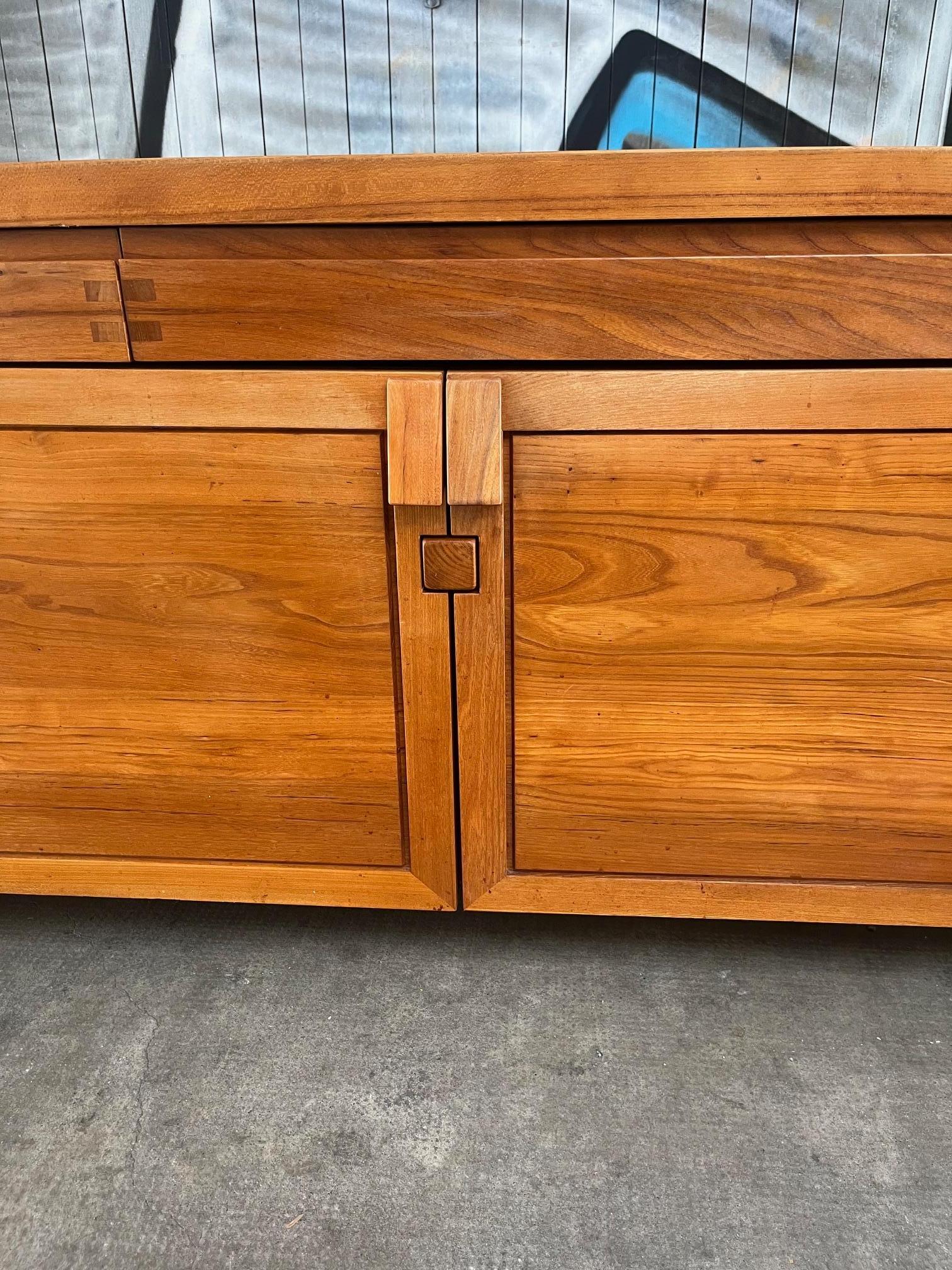 Vintage Solid Elm R08 Sideboard by Pierre Chapo, France ca. 1960s For Sale 7