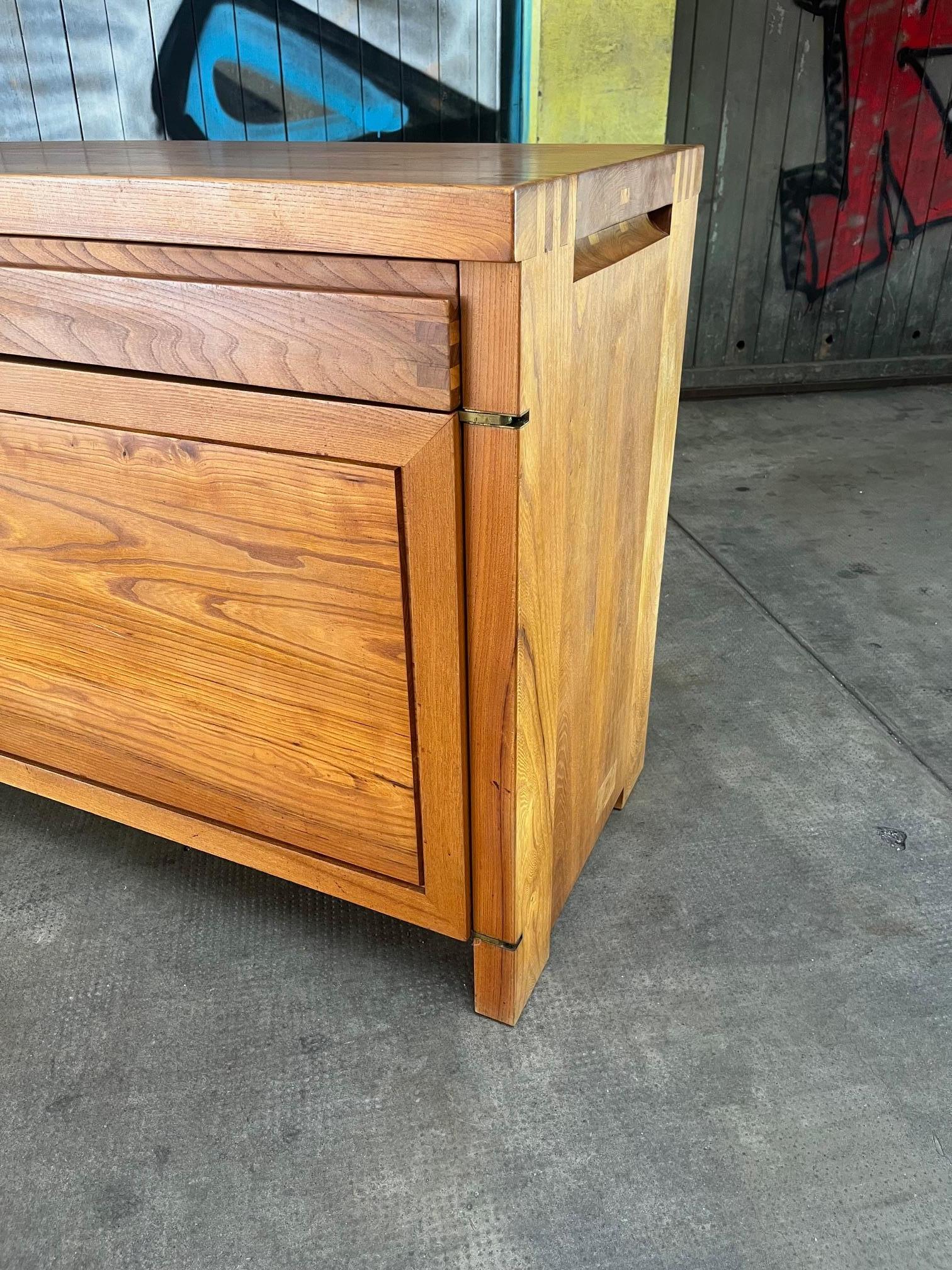 Vintage Solid Elm R08 Sideboard by Pierre Chapo, France ca. 1960s For Sale 10