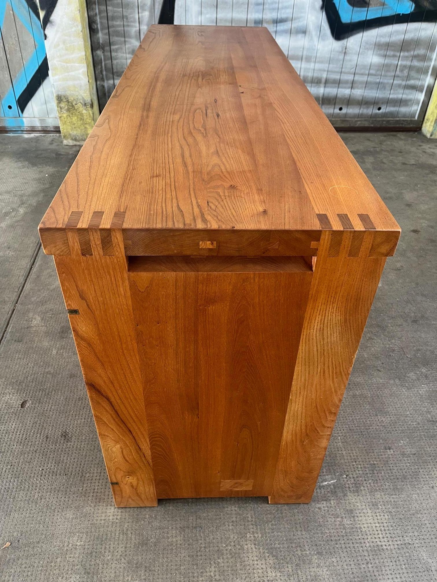 Vintage Solid Elm R08 Sideboard by Pierre Chapo, France ca. 1960s For Sale 11