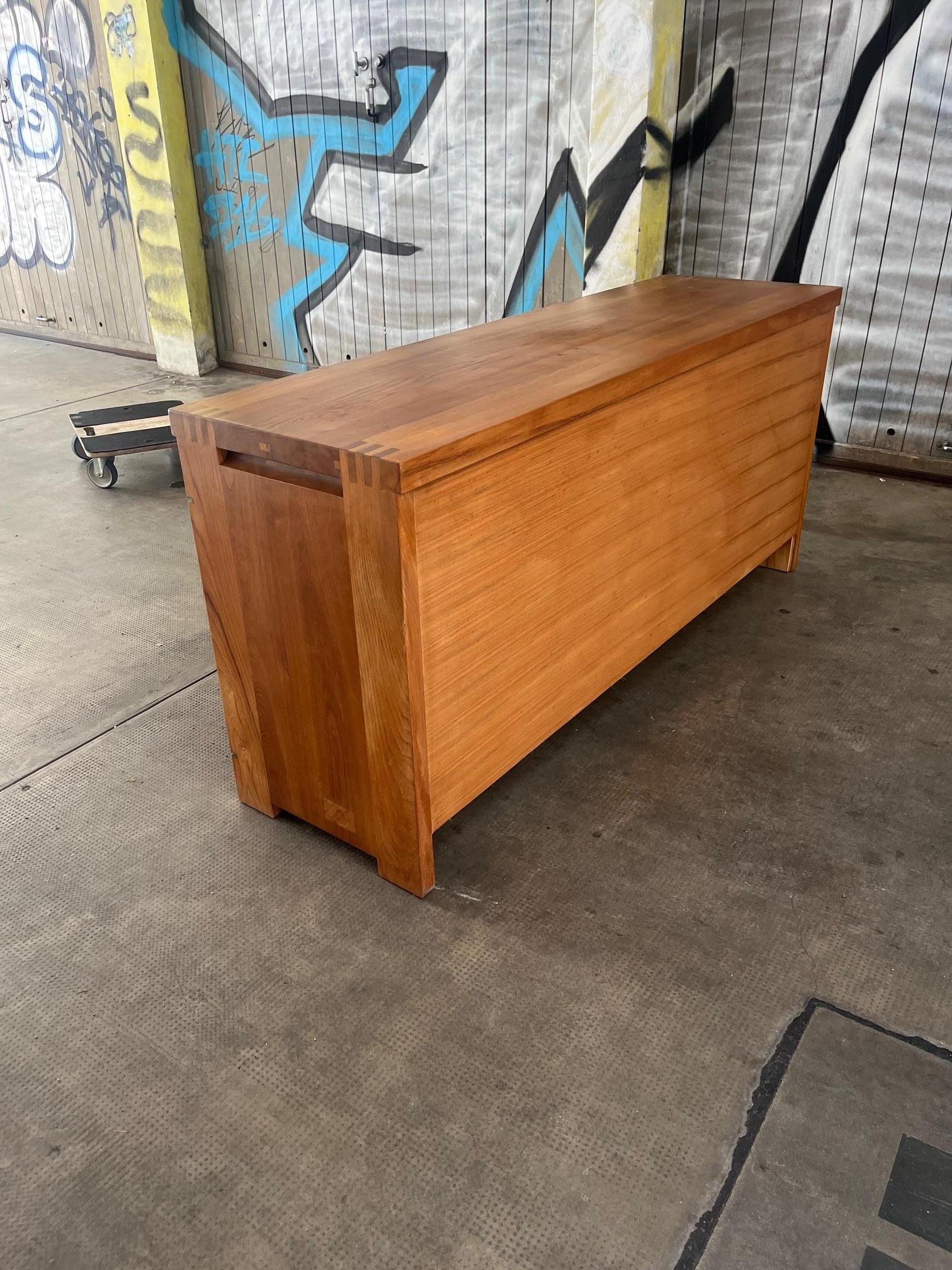 Vintage Solid Elm R08 Sideboard by Pierre Chapo, France ca. 1960s For Sale 12