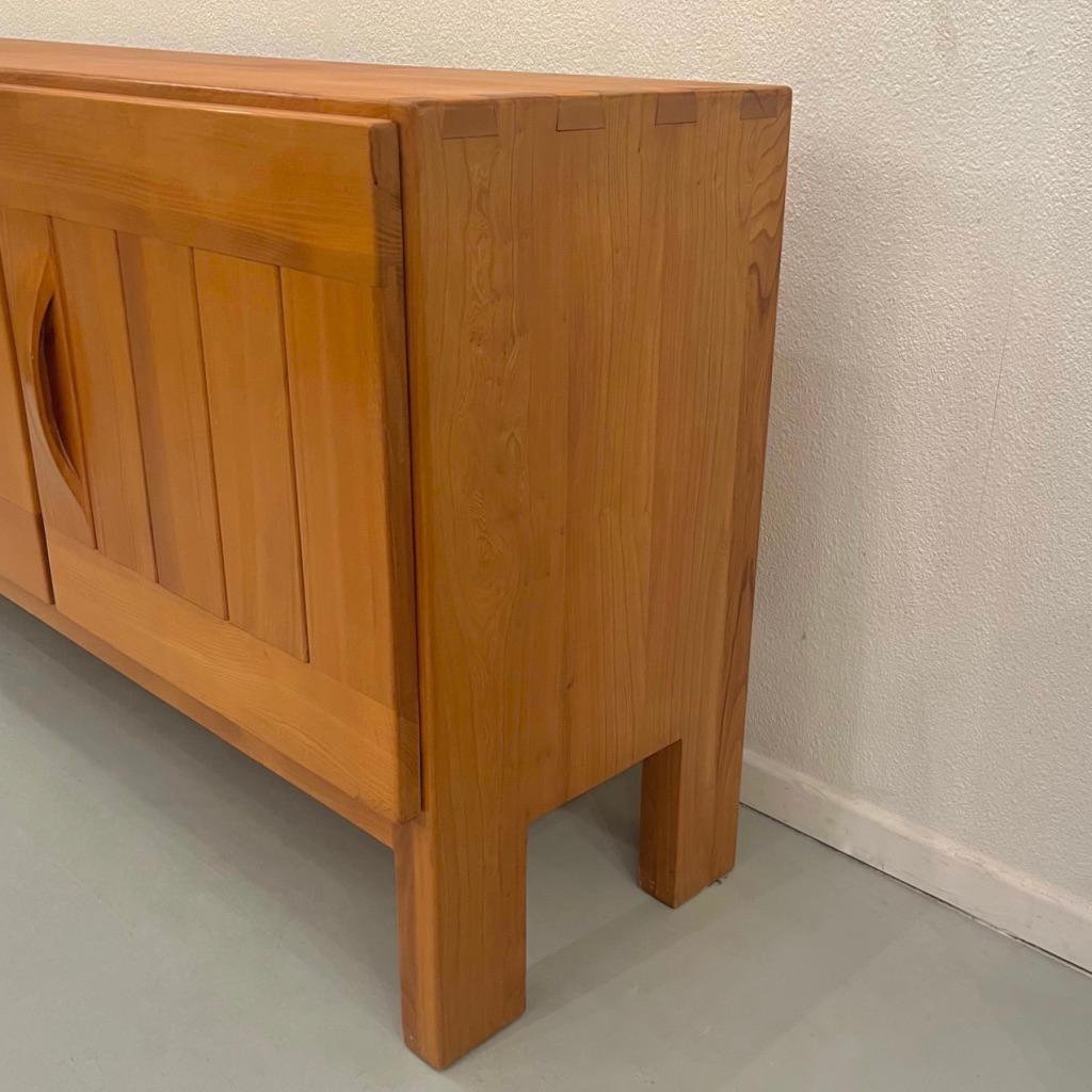 Vintage solid elm sideboard by Maison Regain, France ca. 1960s For Sale 5