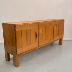 Credenza d'epoca in olmo massiccio di Maison Regain, Francia, anni '60 circa. 1960s