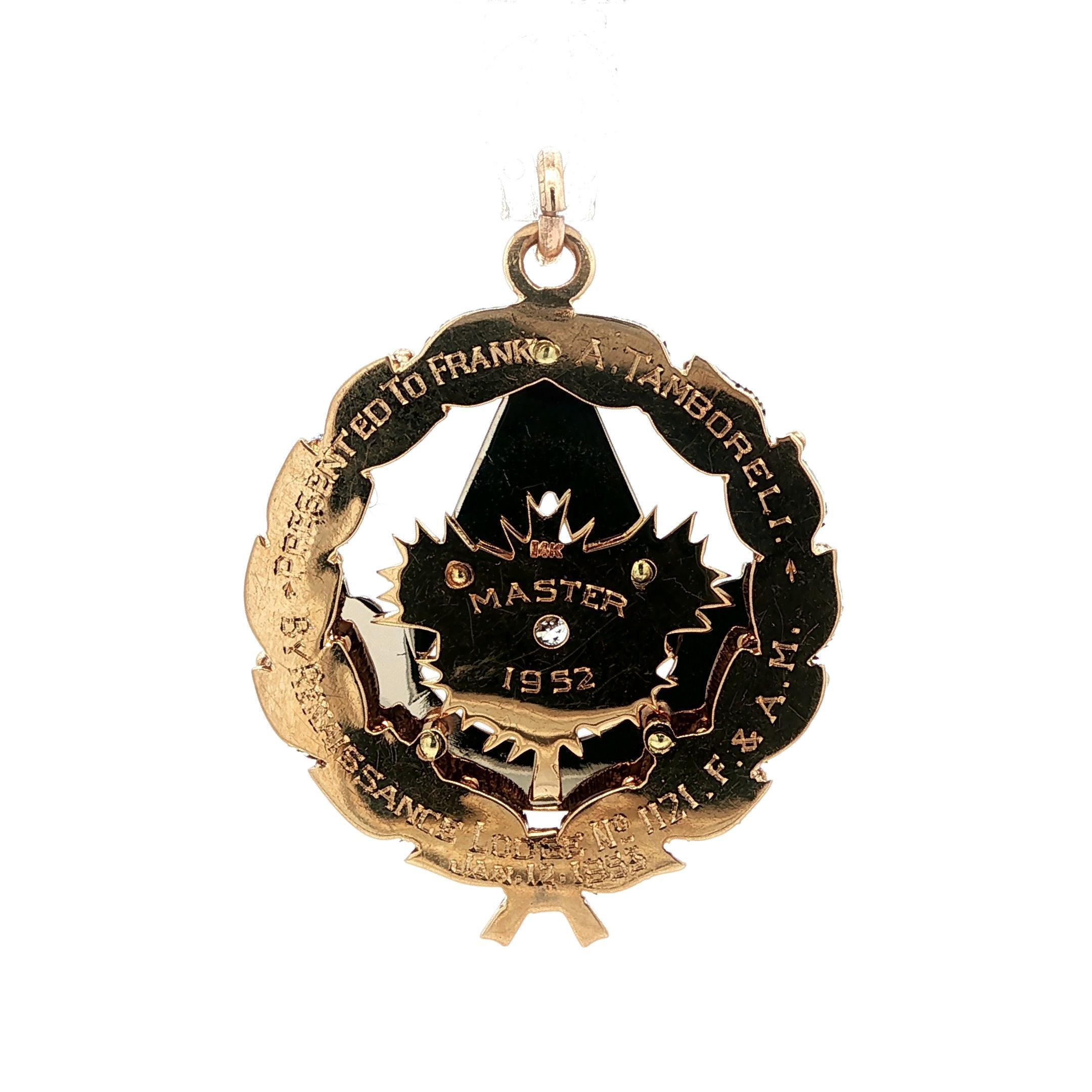 Vintage massivem Gold Diamant graviert detaillierte Freimaurer Freimaurer Kranz Anhänger im Angebot 2