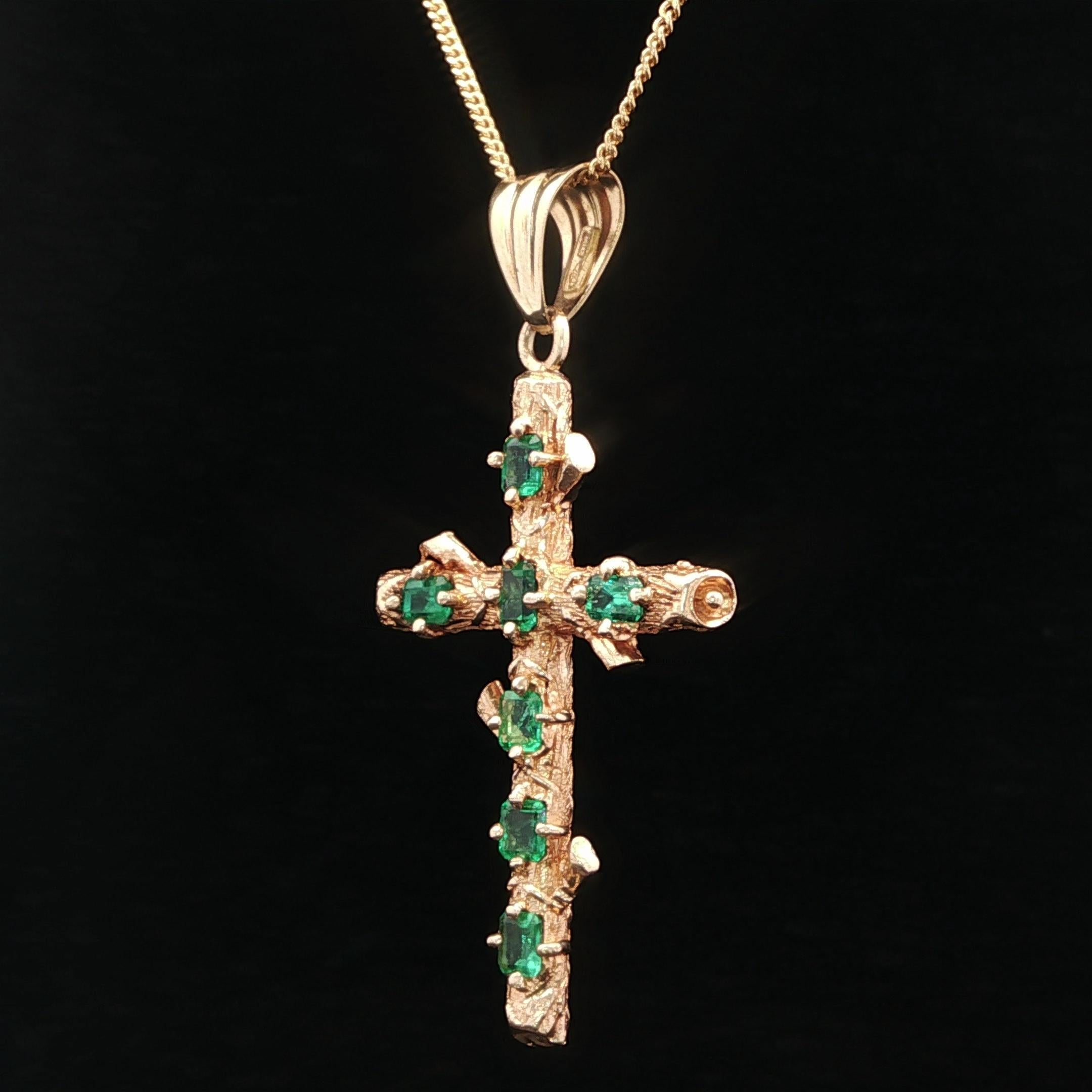 Women's Vintage Solid Gold Emerald & Bark Textured Finish Cross Pendant 24