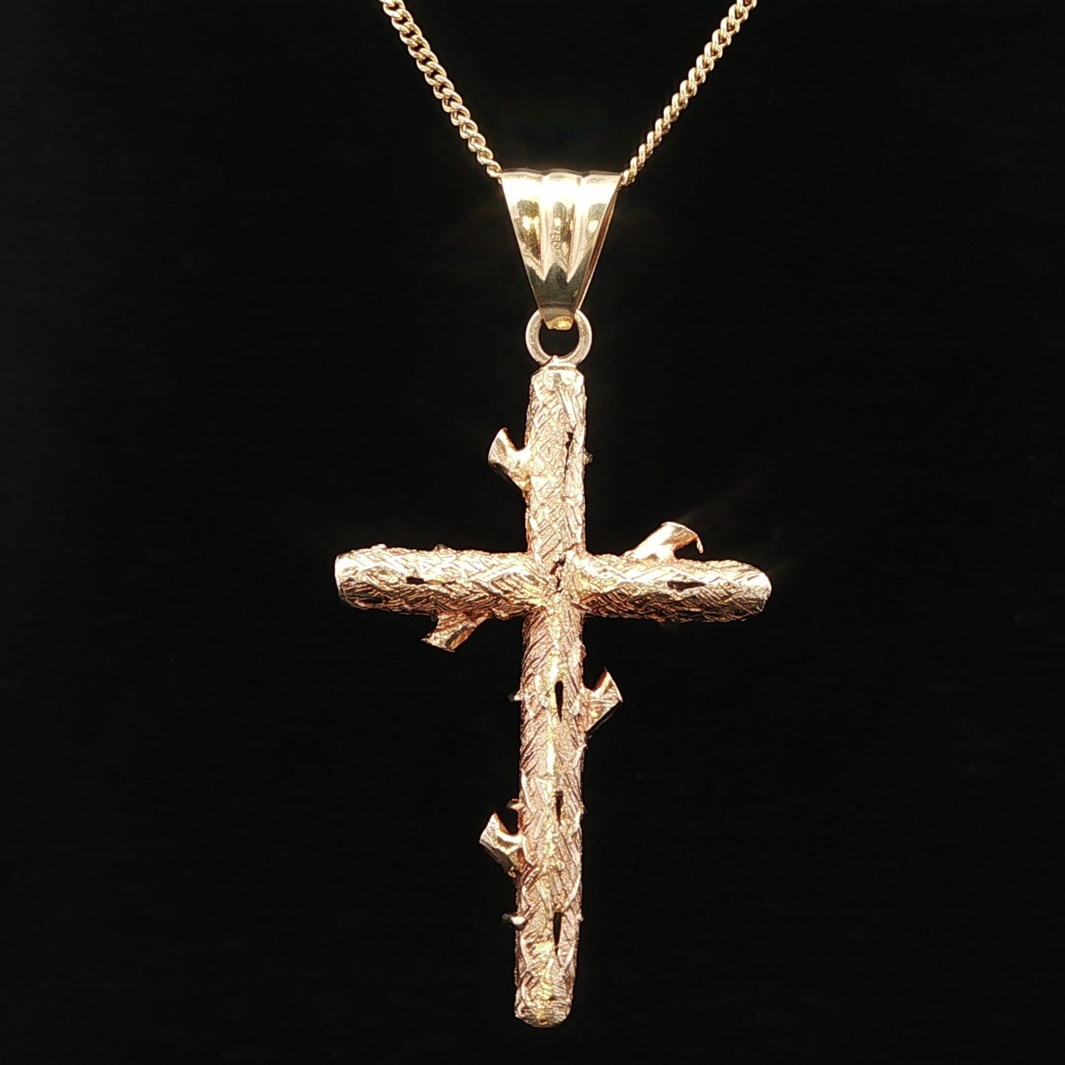 Vintage Solid Gold Emerald & Bark Textured Finish Cross Pendant 24