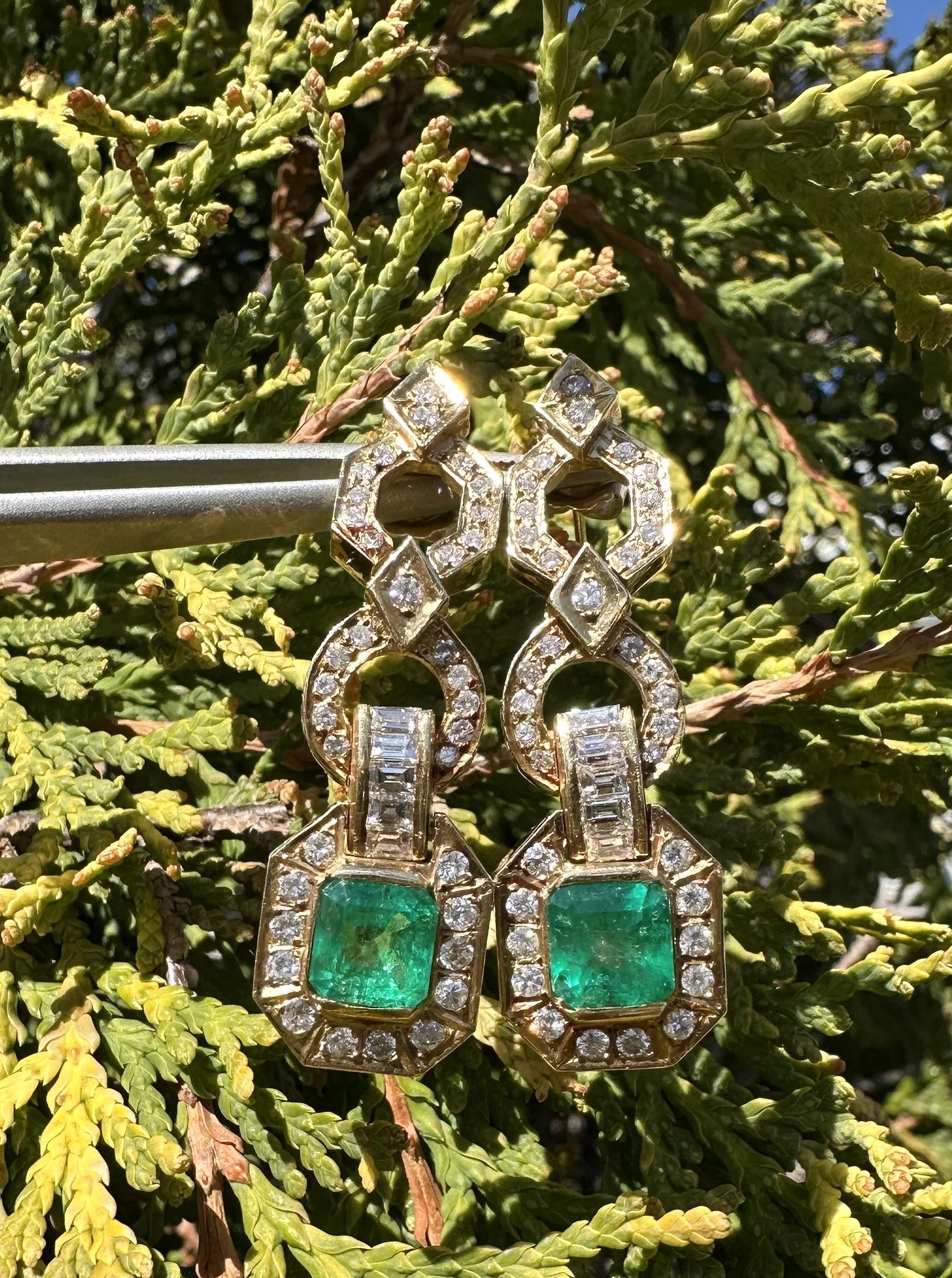 Vintage Solid Gold GIA 4.38ctw Colombian Emerald & Diamond Dangle Earrings For Sale 2