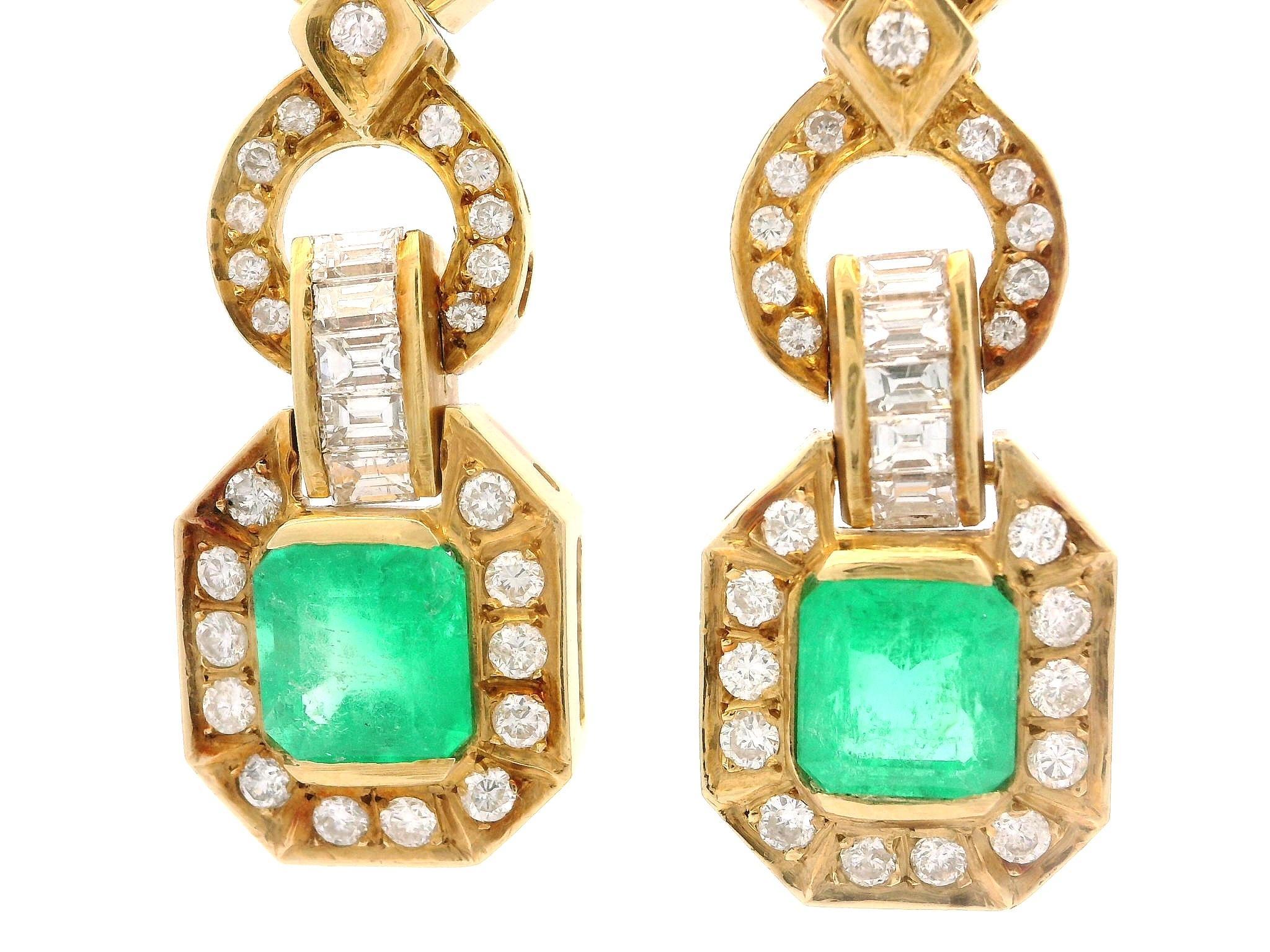 Vintage Solid Gold GIA 4.38ctw Colombian Emerald & Diamond Dangle Earrings For Sale 4