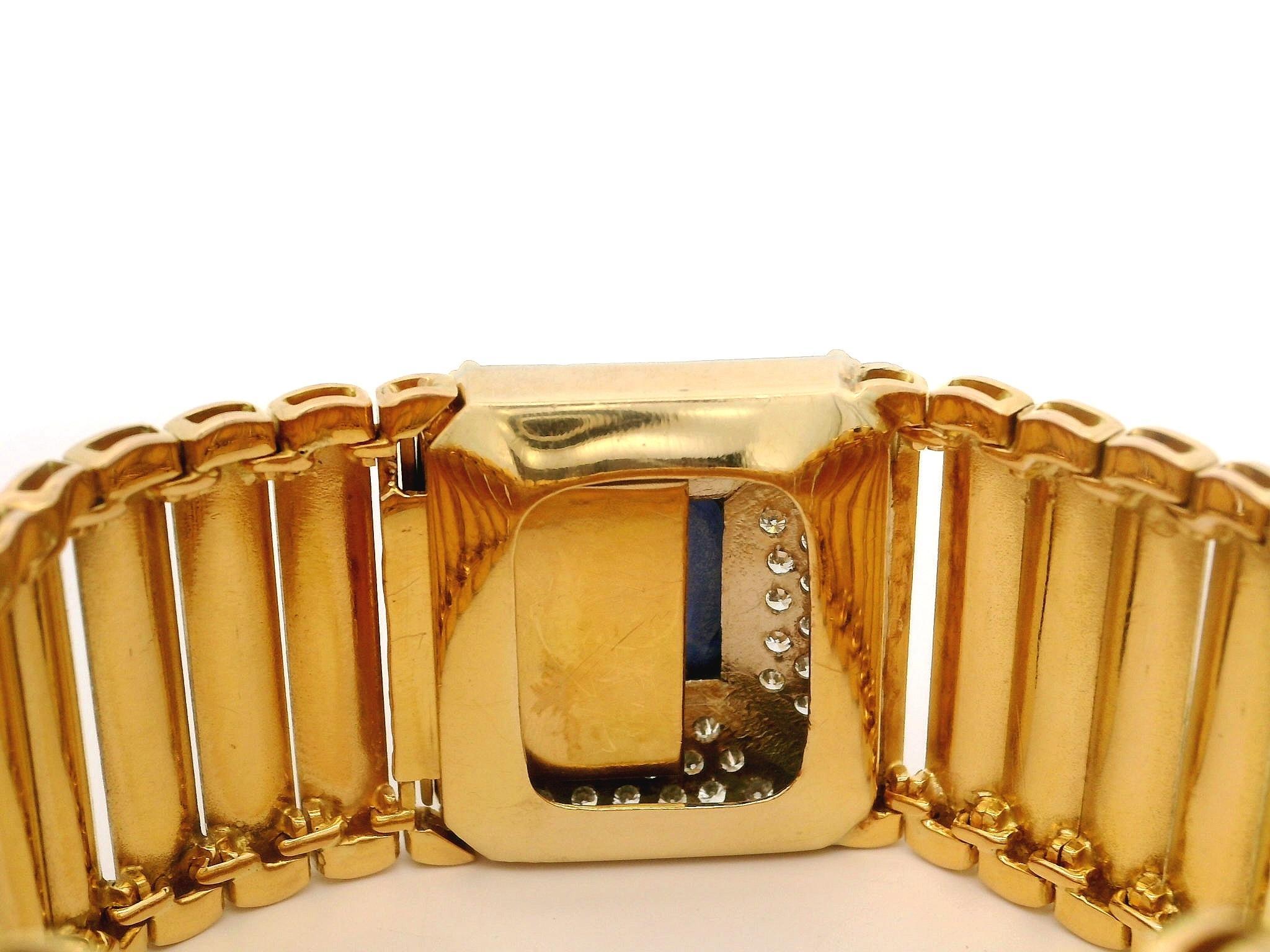 Bracelet vintage à larges lanière en or massif avec saphir sculpté GIA 9,8 carats et diamants en vente 3
