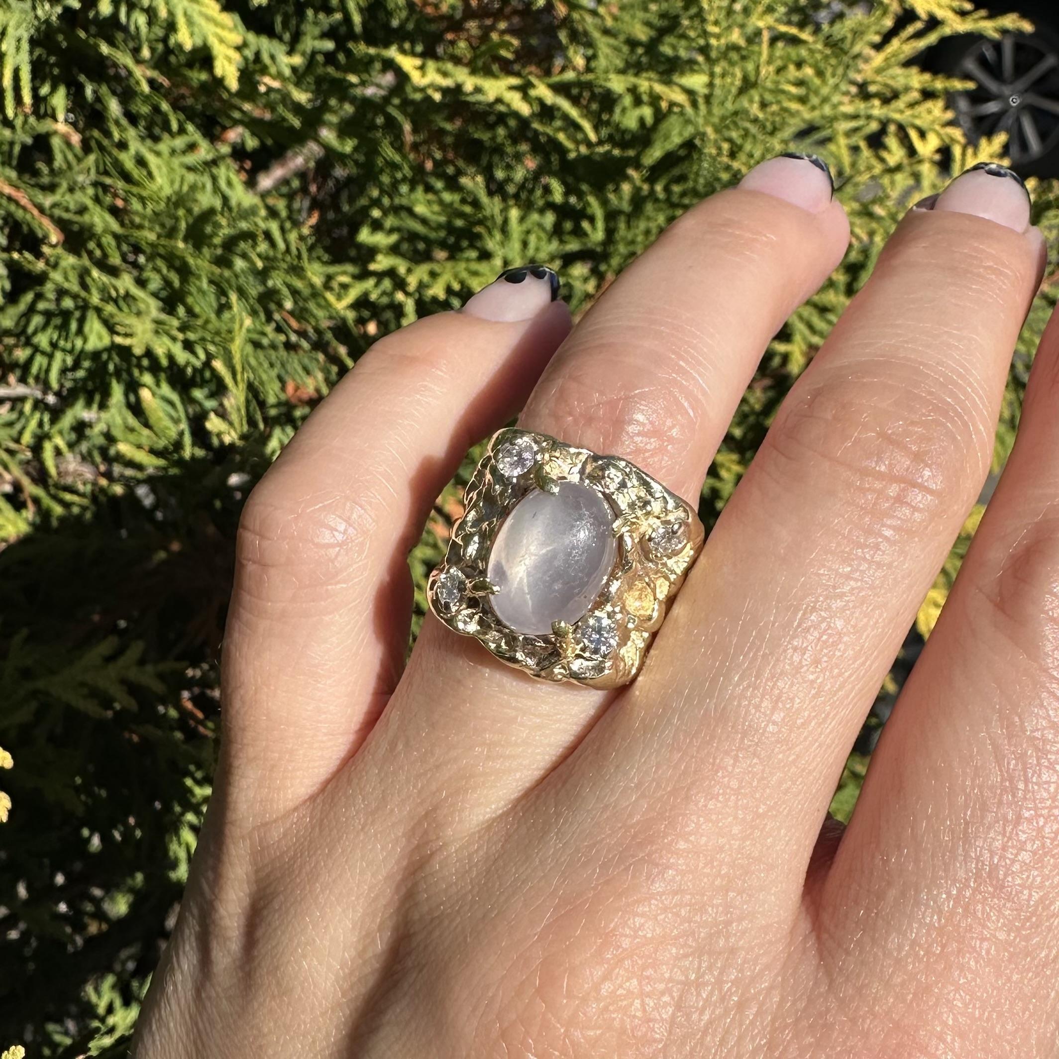 Vintage Solid Gold Men's Star Sapphire Diamond Nugget Textured Finish Band Ring en vente 9