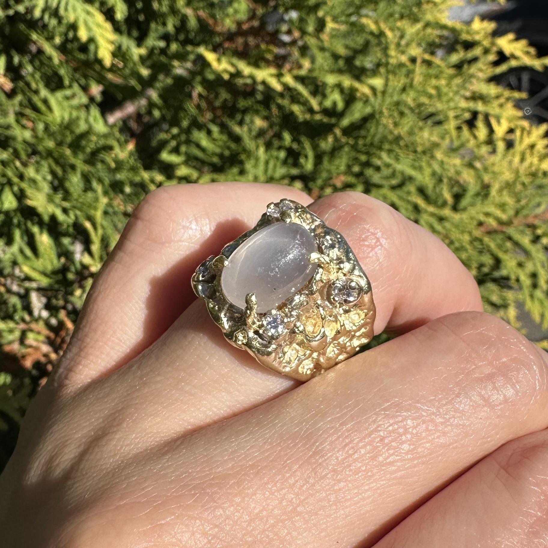 Vintage Solid Gold Men's Star Sapphire Diamond Nugget Textured Finish Band Ring en vente 10