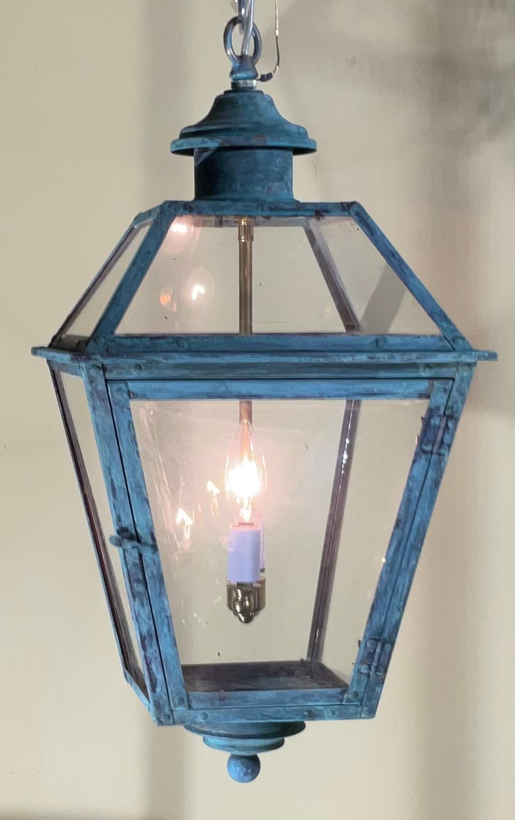 Fatto a mano Appendimenti solidi Vintage By  Lanterna in ottone - Un pezzo senza tempo con una splendida patina in vendita