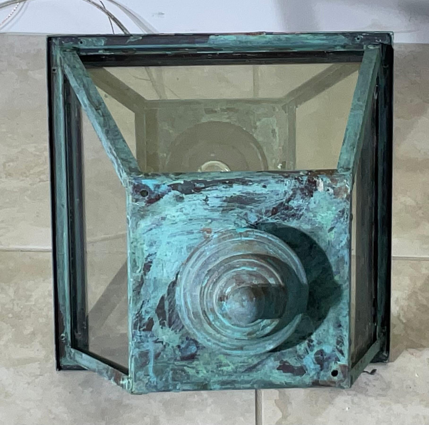 Appendimenti solidi Vintage By  Lanterna in ottone - Un pezzo senza tempo con una splendida patina in vendita 2