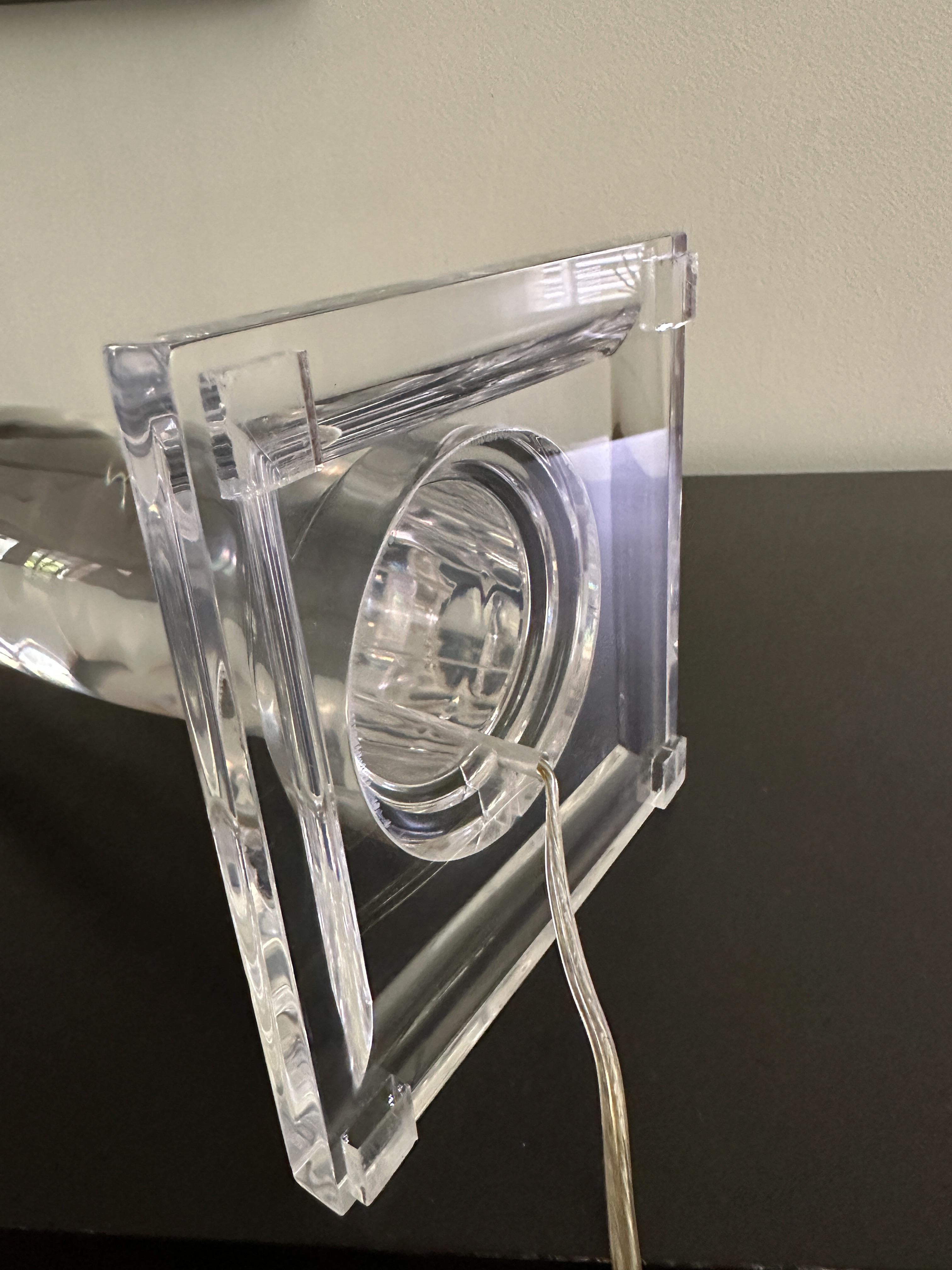 Lampe de table à colonne grecque vintage en lucite massive Karl Springer en vente 9