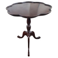 Vintage Solid Mahogany Crust Pie Scallop Edge Pedestal Accent Table