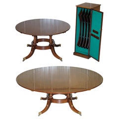 Vieille table de salle à manger ronde à rallonge en bois dur massif avec meuble de rangement et accessoires
