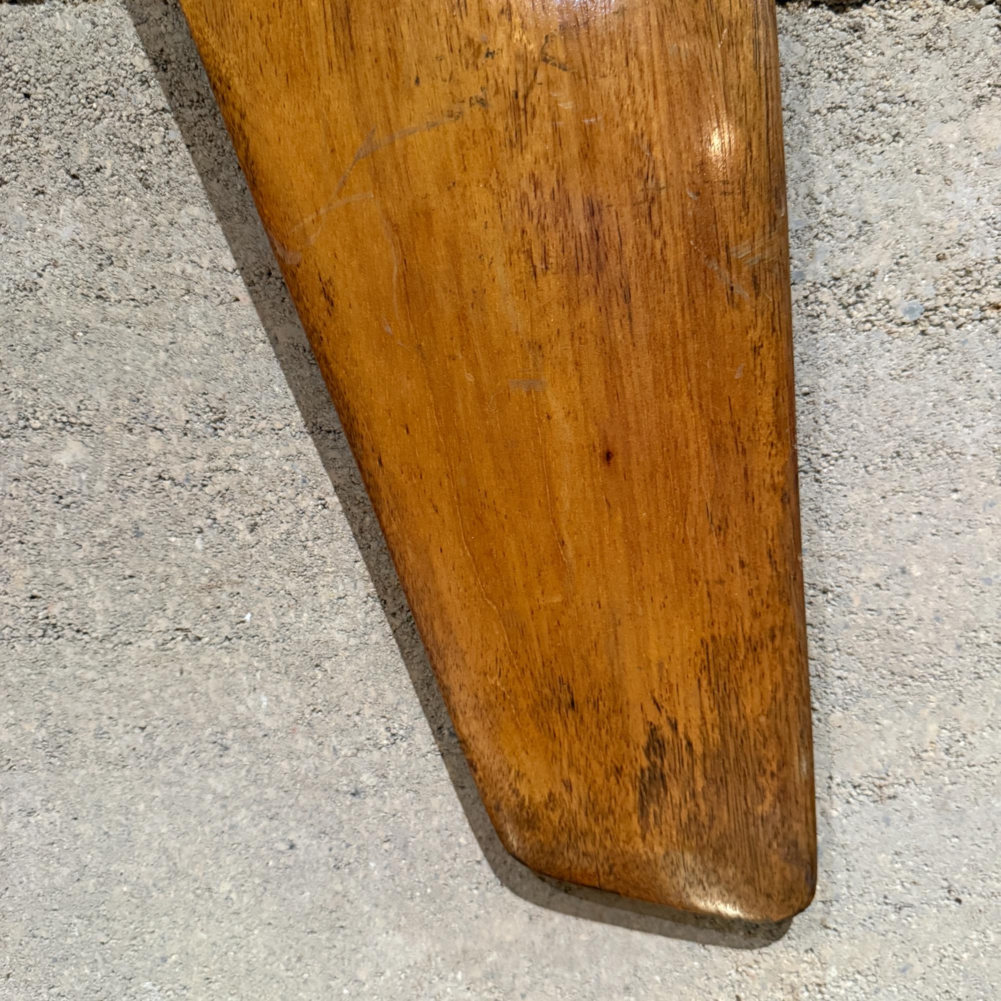 Vintage Massiv Mahagoni Holz Boot Ruder -Segelboot  Nautische Skulptur im Zustand „Gut“ im Angebot in Chula Vista, CA