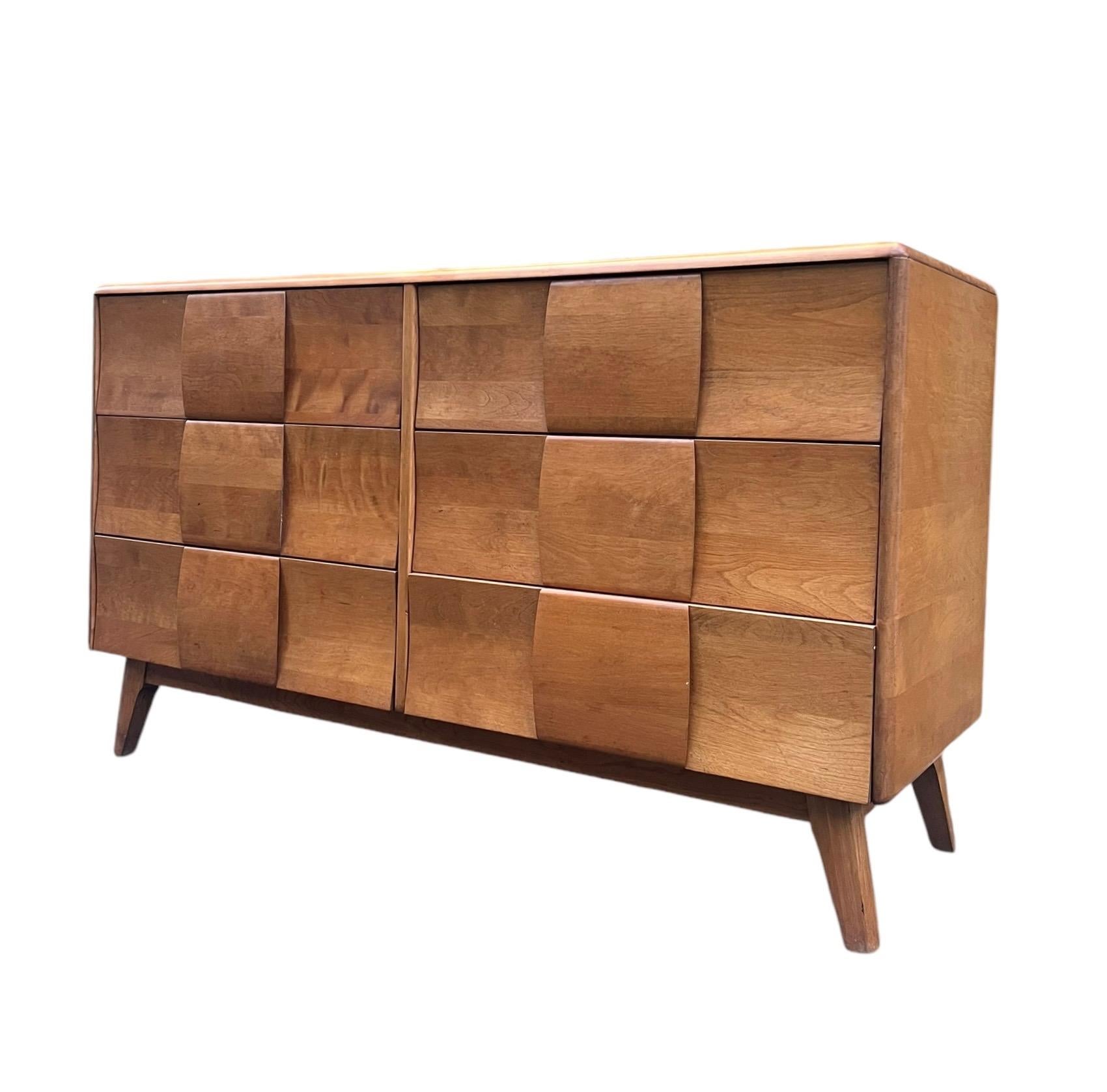 Mid-Century Modern Vintage Solid Maple Mid Century Modern Heywood Wakefield 6 Drawer Dresser For Sale