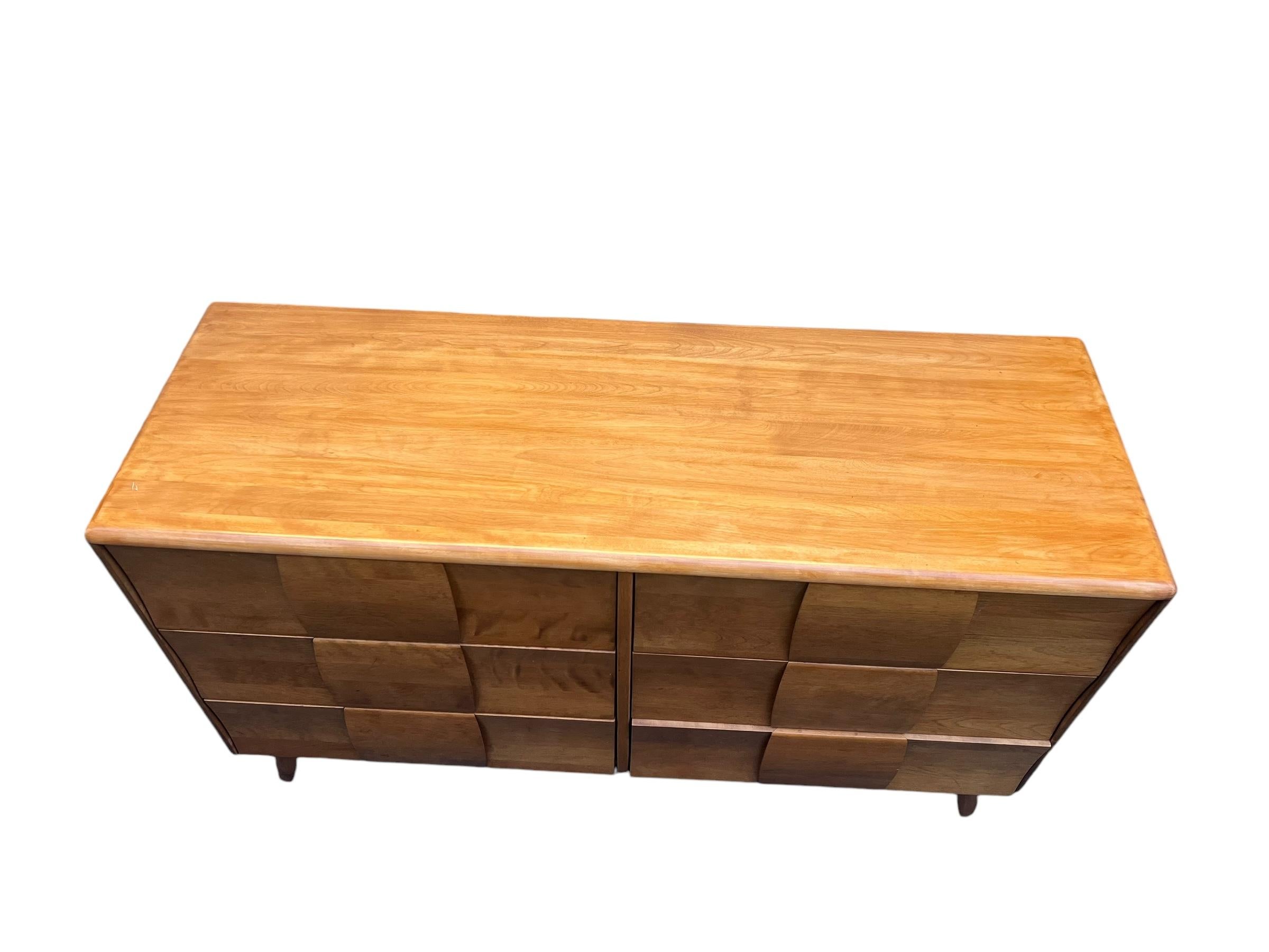 Vintage Solid Maple Mid Century Modern Heywood Wakefield 6 Drawer Dresser For Sale 1