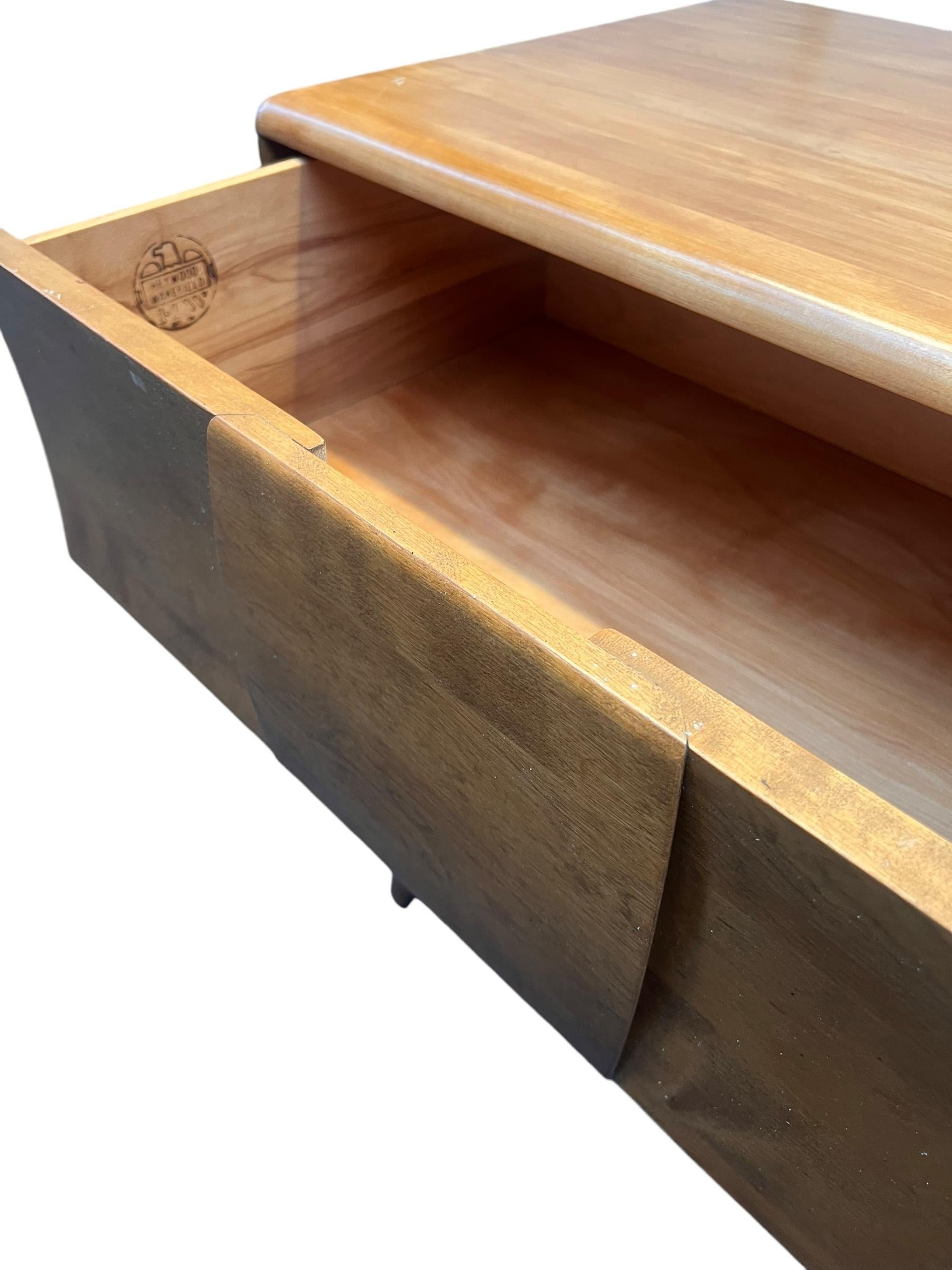 Vintage Solid Maple Mid Century Modern Heywood Wakefield 6 Drawer Dresser For Sale 2