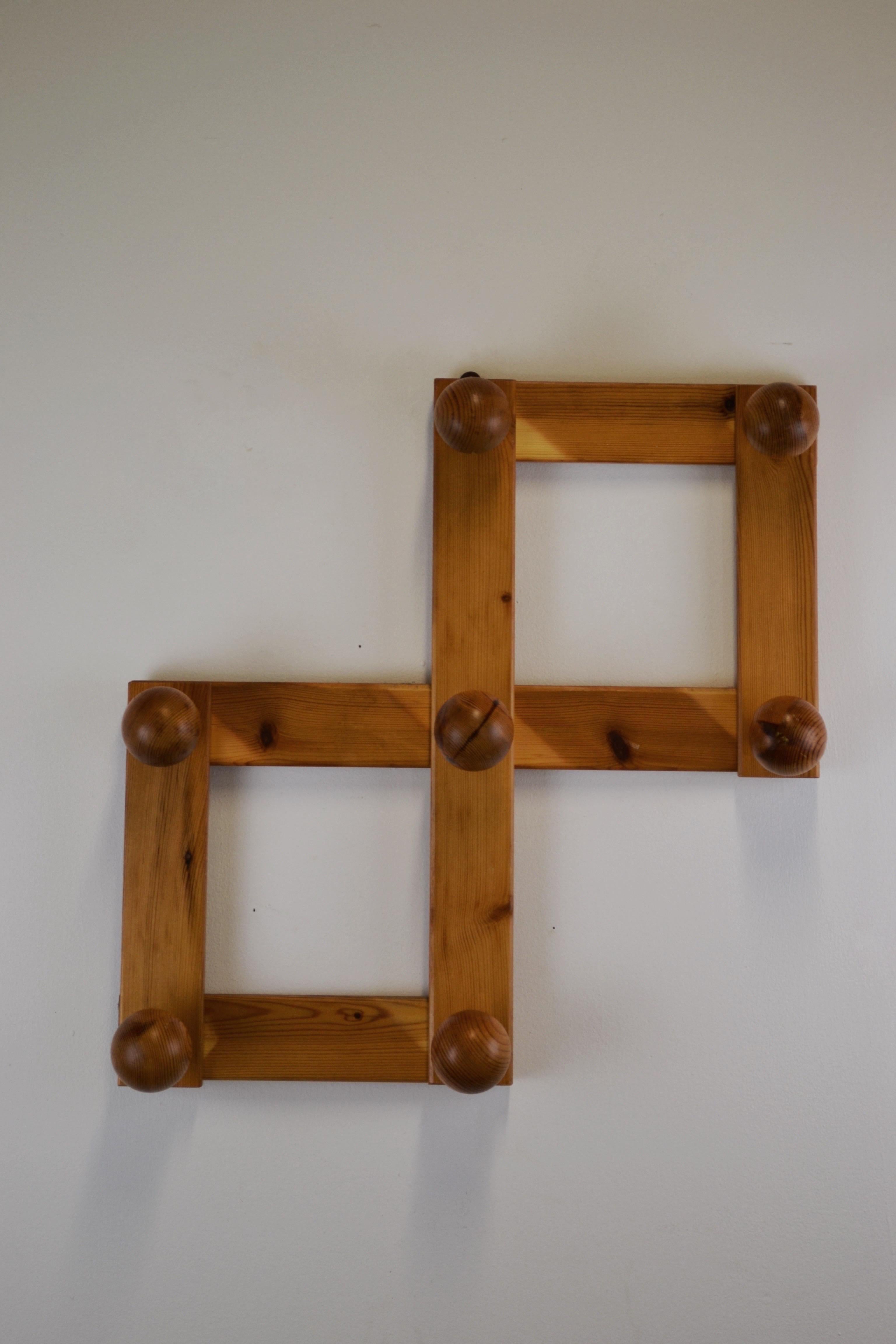Mid-Century Modern Vintage Solid Pine Wall Hook - France - 1960s For Sale