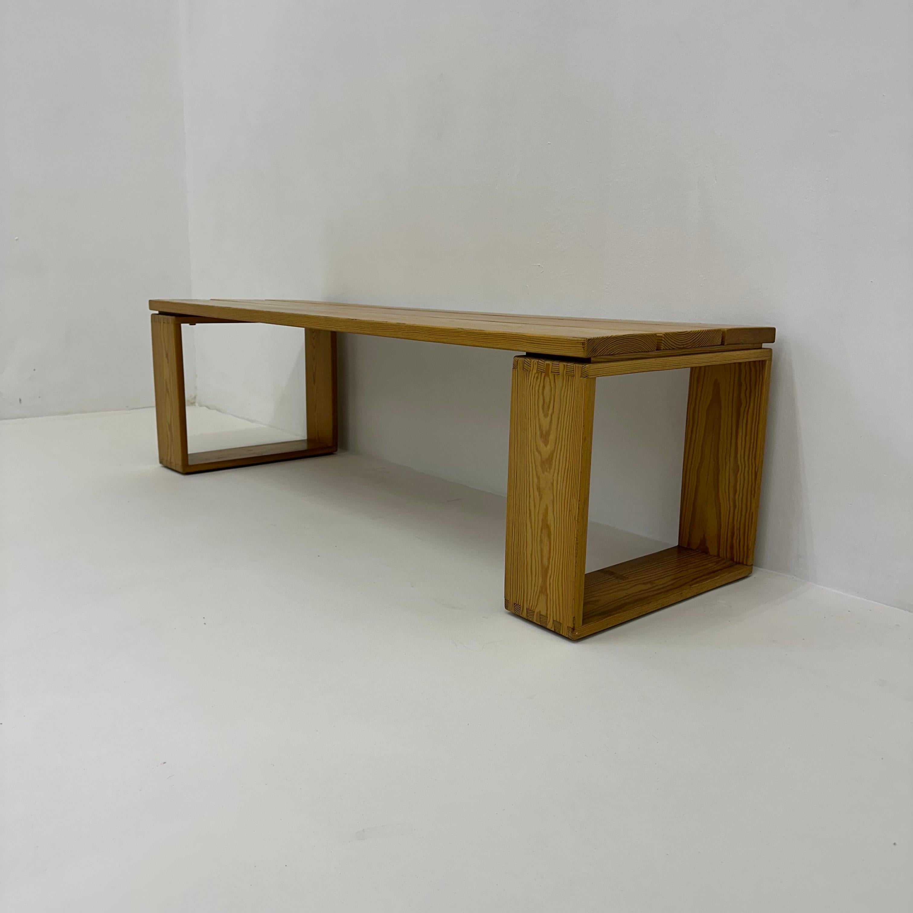 Banc vintage en bois de pin massif par Ate van Apeldoorn, 1970 en vente 3