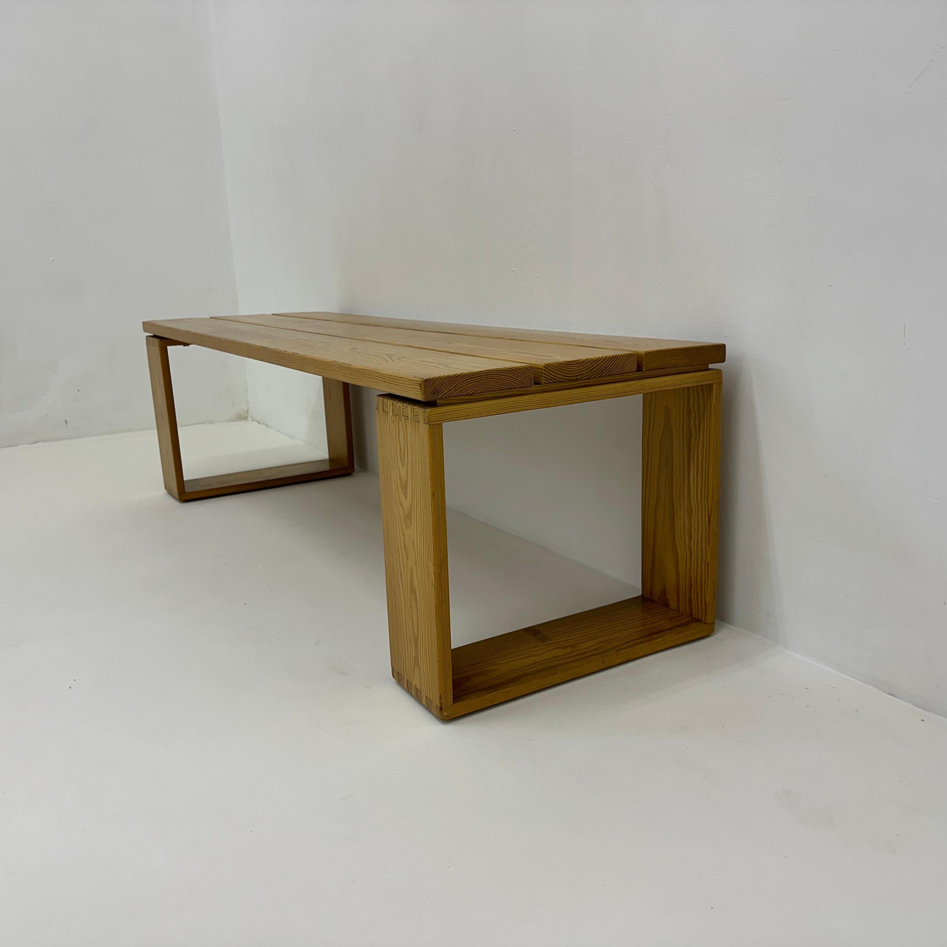 Banc vintage en bois de pin massif par Ate van Apeldoorn, 1970 en vente 4