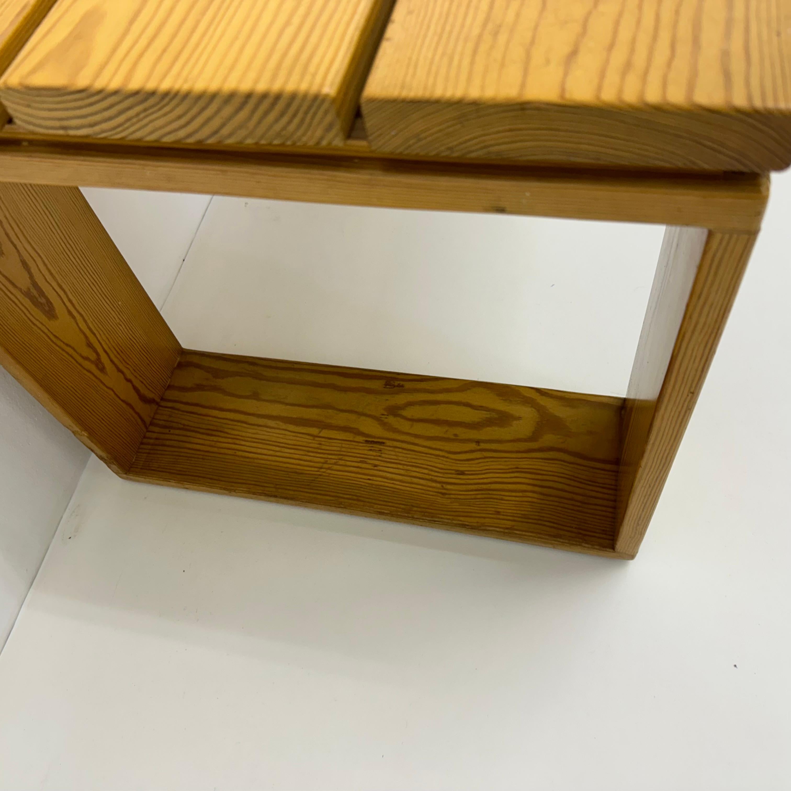Banc vintage en bois de pin massif par Ate van Apeldoorn, 1970 en vente 9
