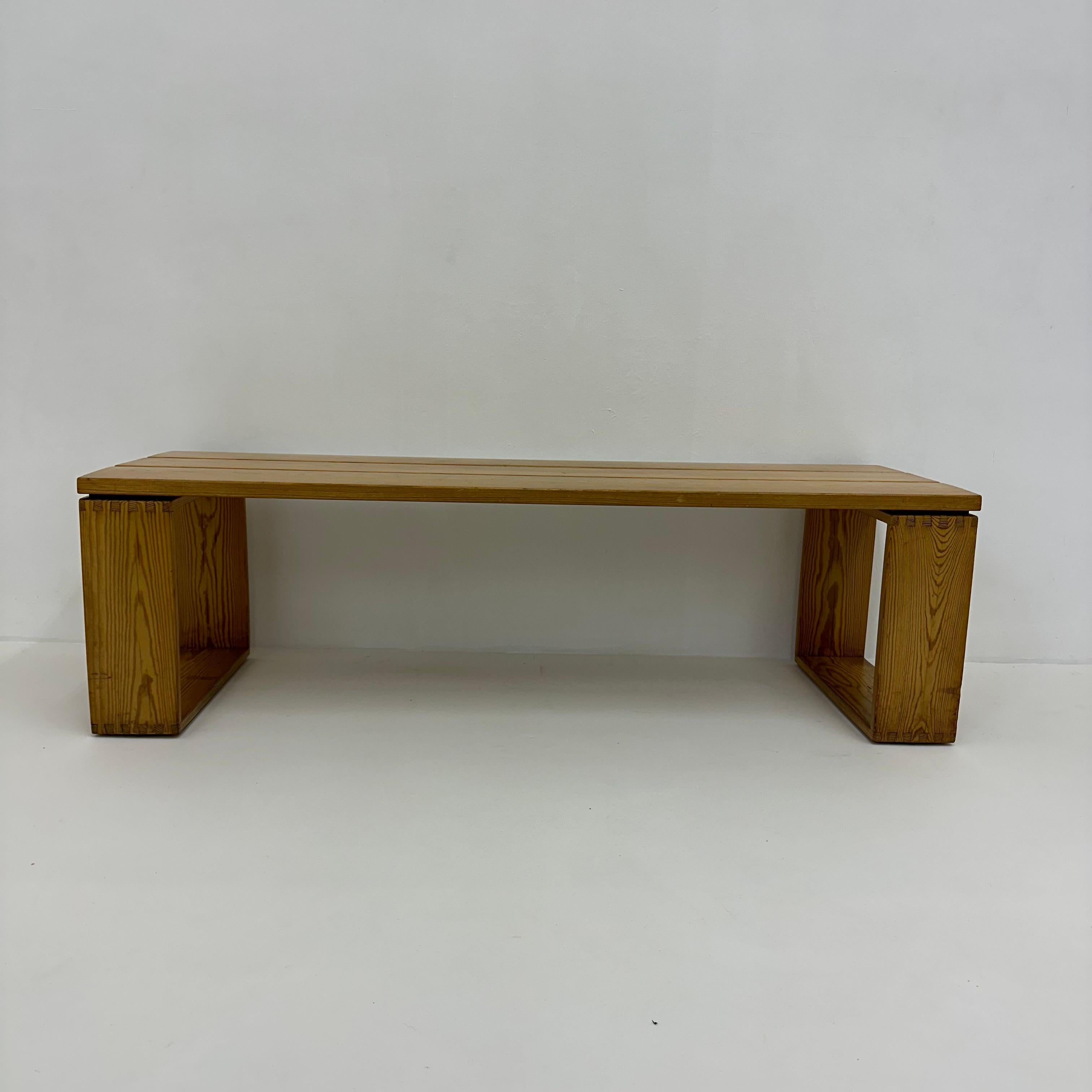 Mid-Century Modern Banc vintage en bois de pin massif par Ate van Apeldoorn, 1970 en vente