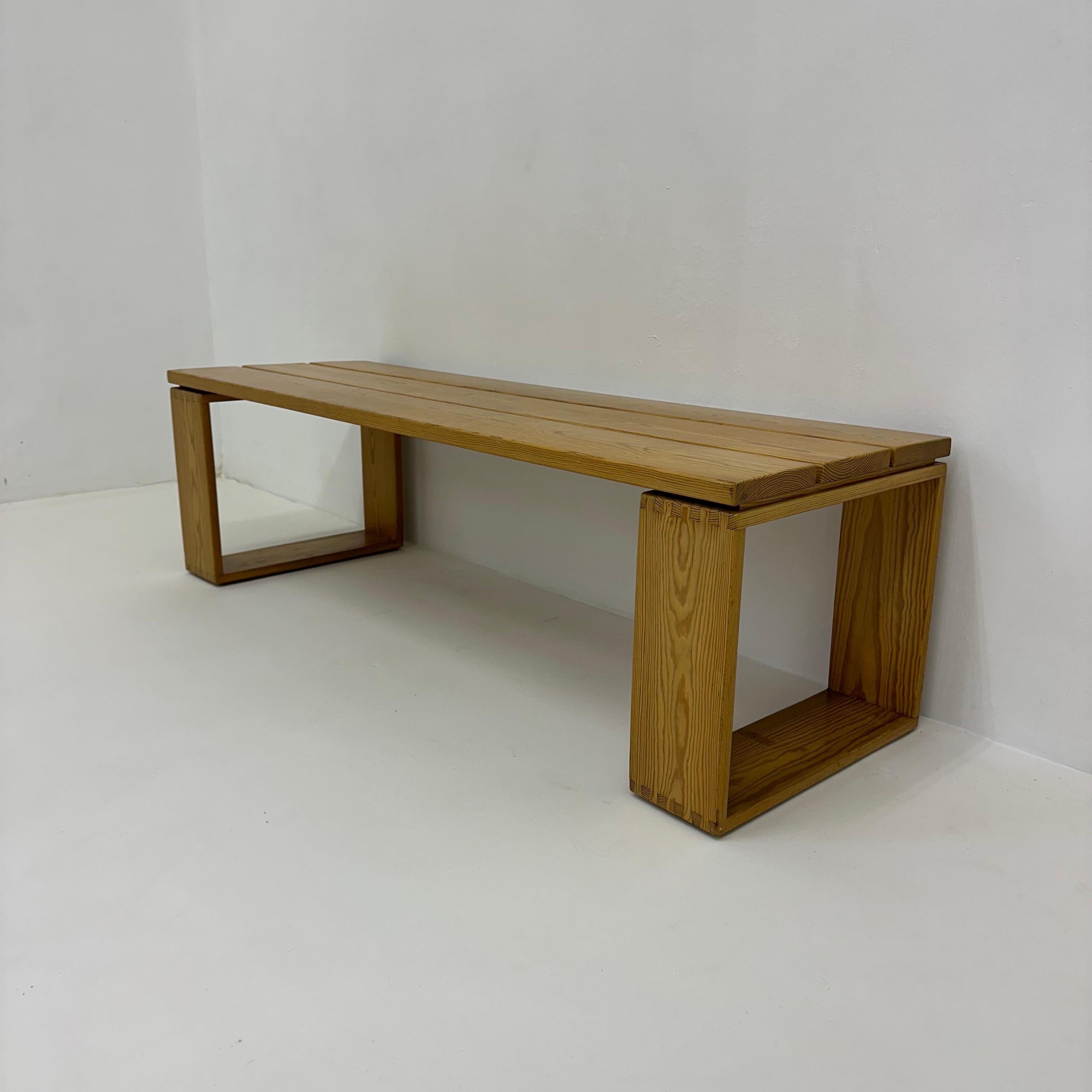 Banc vintage en bois de pin massif par Ate van Apeldoorn, 1970 en vente 2