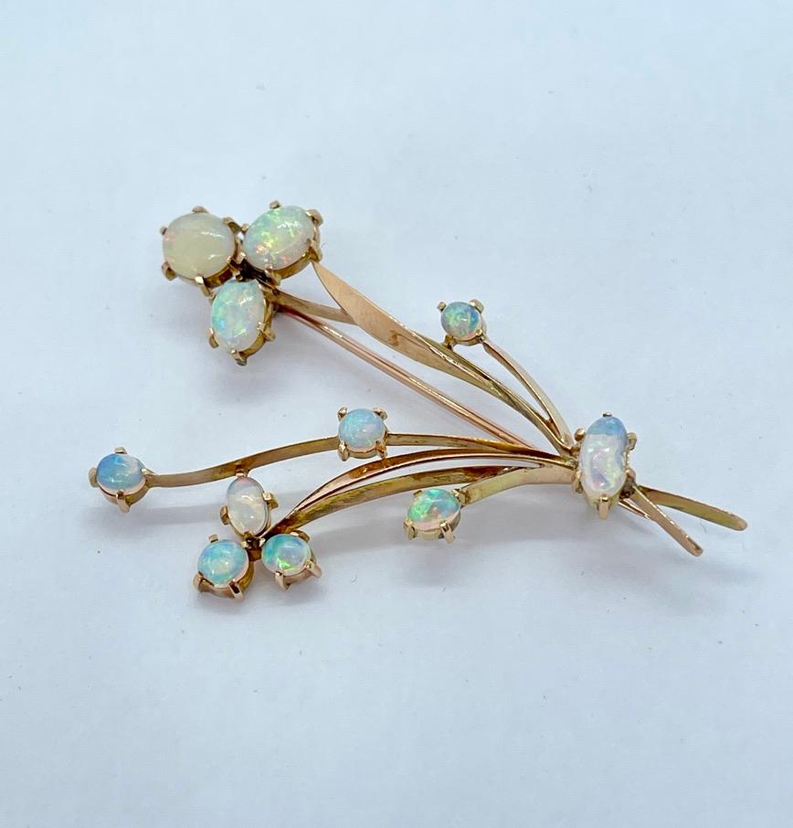 Retro Vintage Solid Precious Opal Flower Brooch Circa 1940s 15ct Yellow Gold Valuation For Sale
