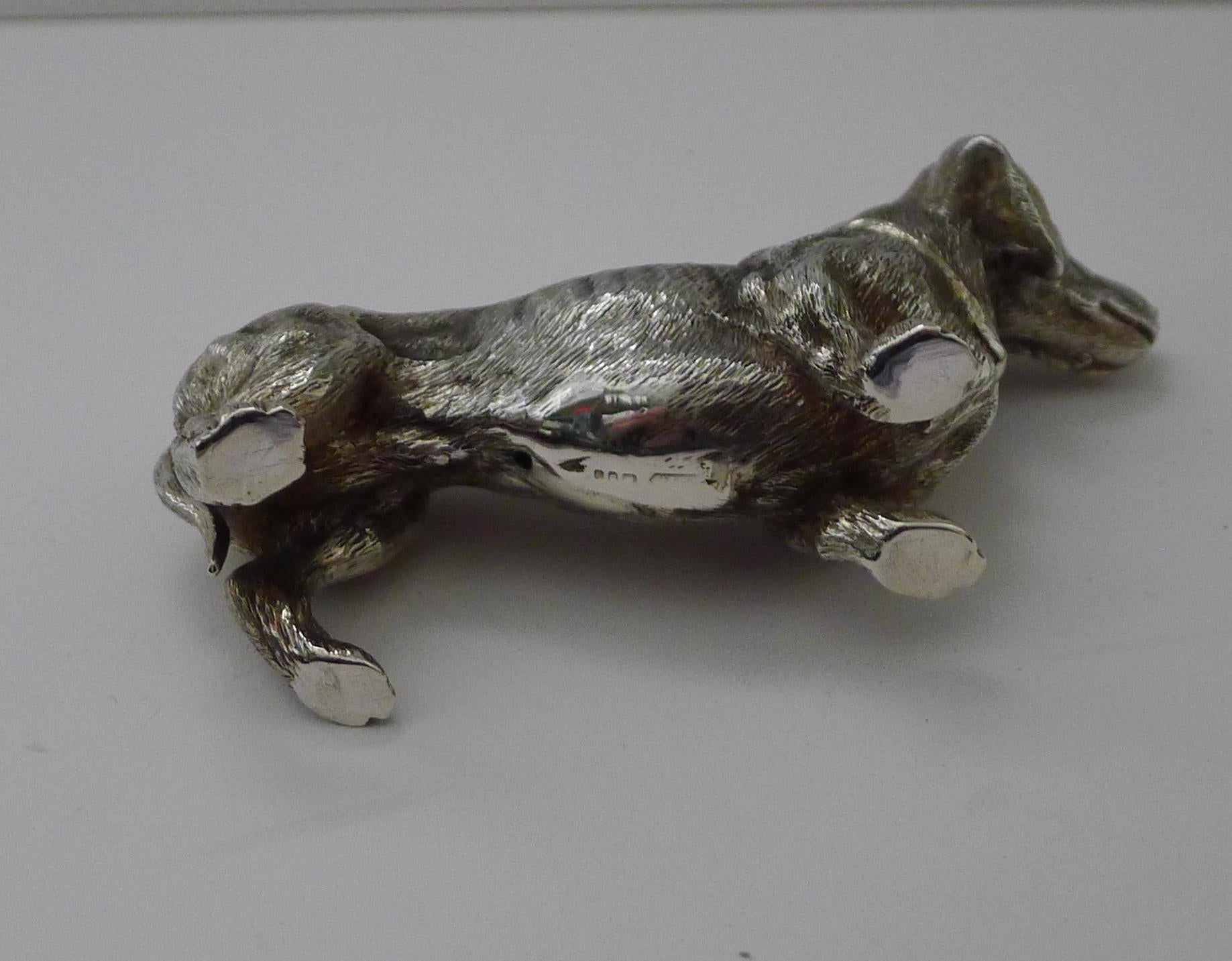 Vintage Solid Silver Dachshund by SMD Castings - 1975 In Good Condition For Sale In Bath, GB