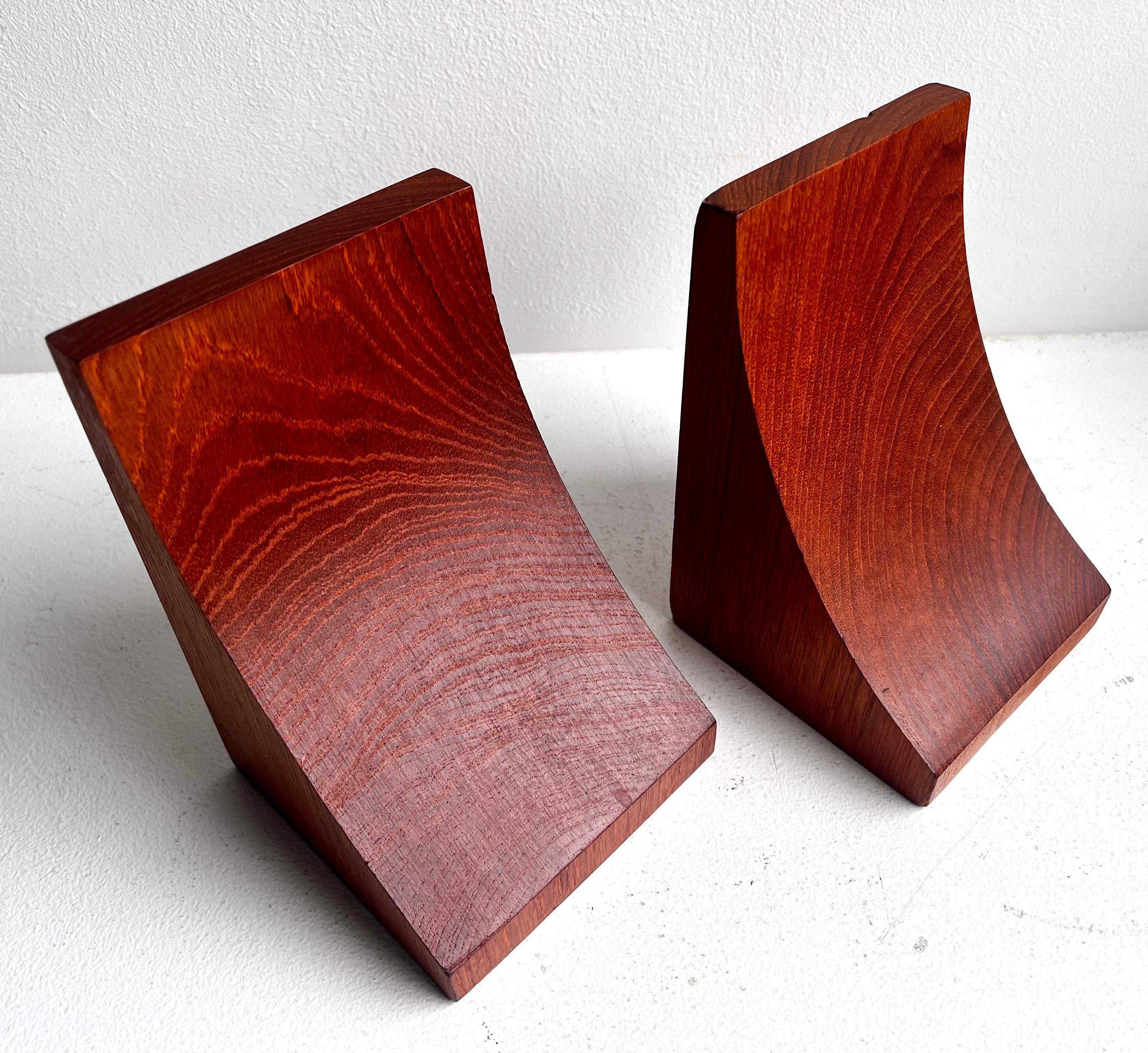Danois Serre-livres vintage en teck massif par Brostrom, Denmark, circa 1970 en vente