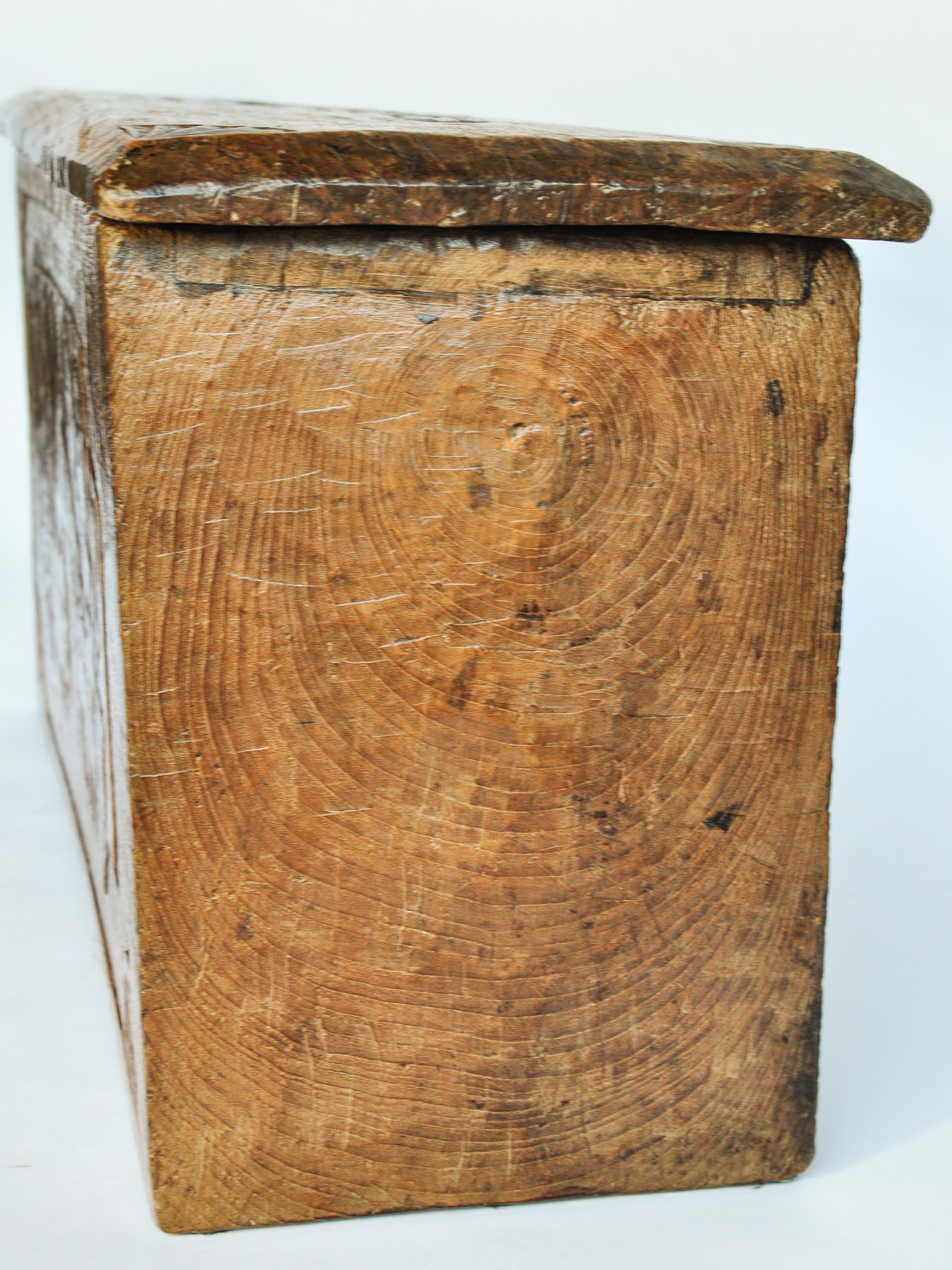 Vintage Solid Teak Storage Box with Carvings, Java, Early to Mid-20th Century 7