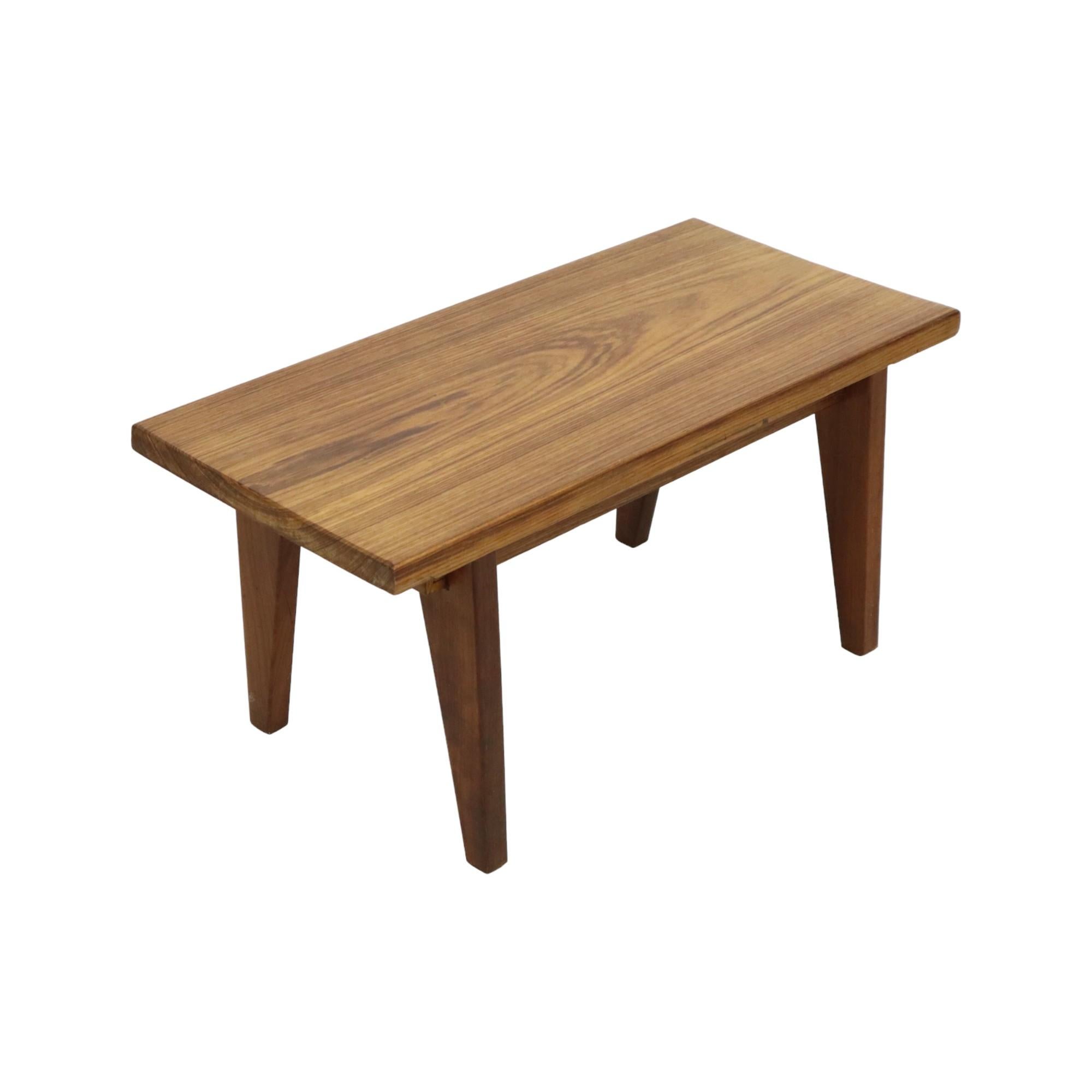 Vintage Massiv Teak Wood Beistelltisch Pflanztisch Sechziger Jahre (20. Jahrhundert) im Angebot