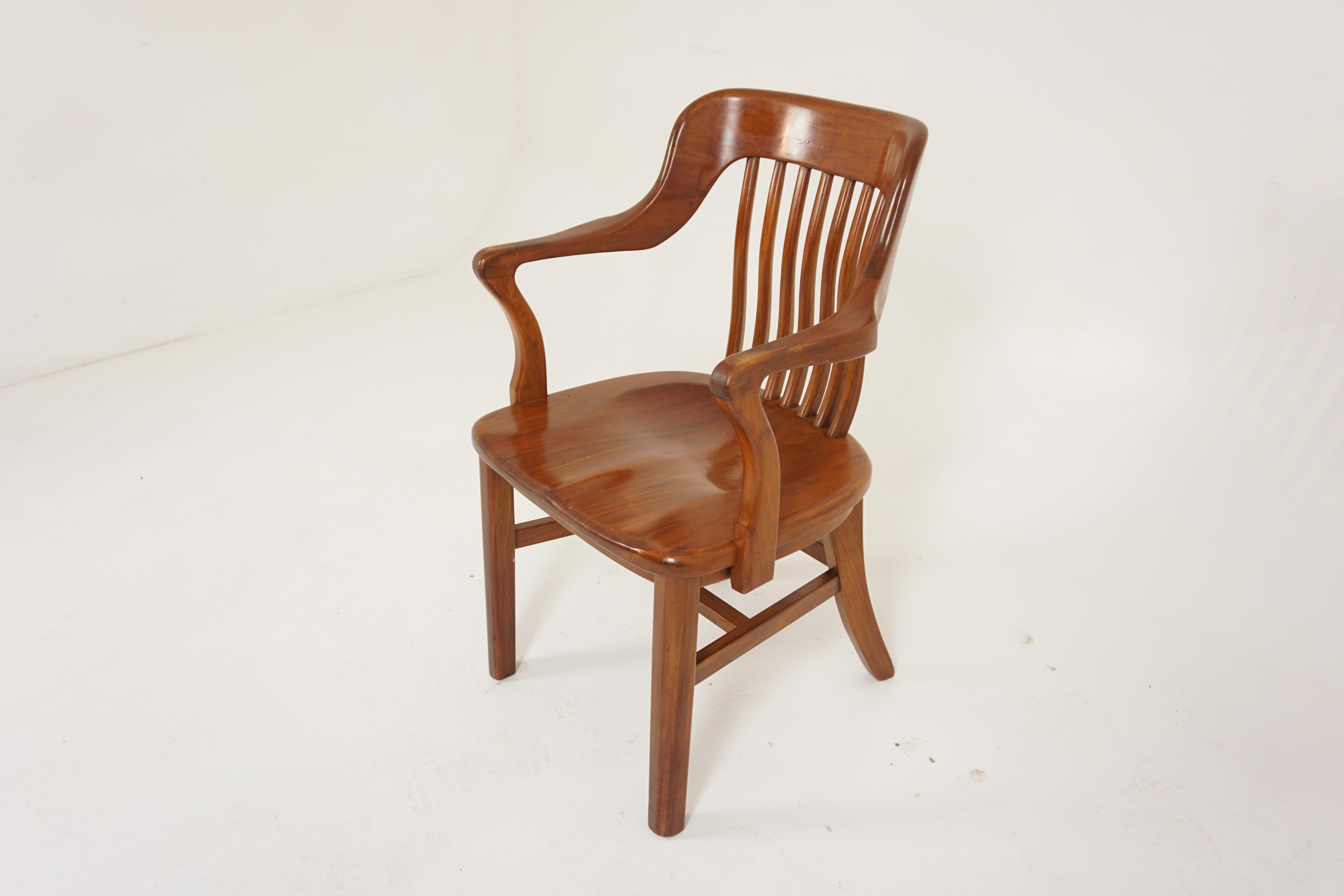 Vintage Solid Walnut Office Chair, Desk Chair, American 1930, B2890

American 1930
Solid Walnut
Original Finish
With carved top rail
Sloped vertical slats
Solid walnut seat
Standing on four legs
United by stretchers
Nice quality and in