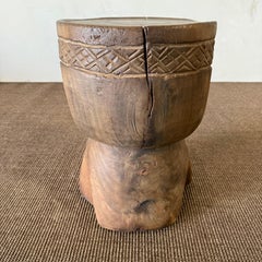 Table d'appoint vintage en noyer massif de récupération 61626E