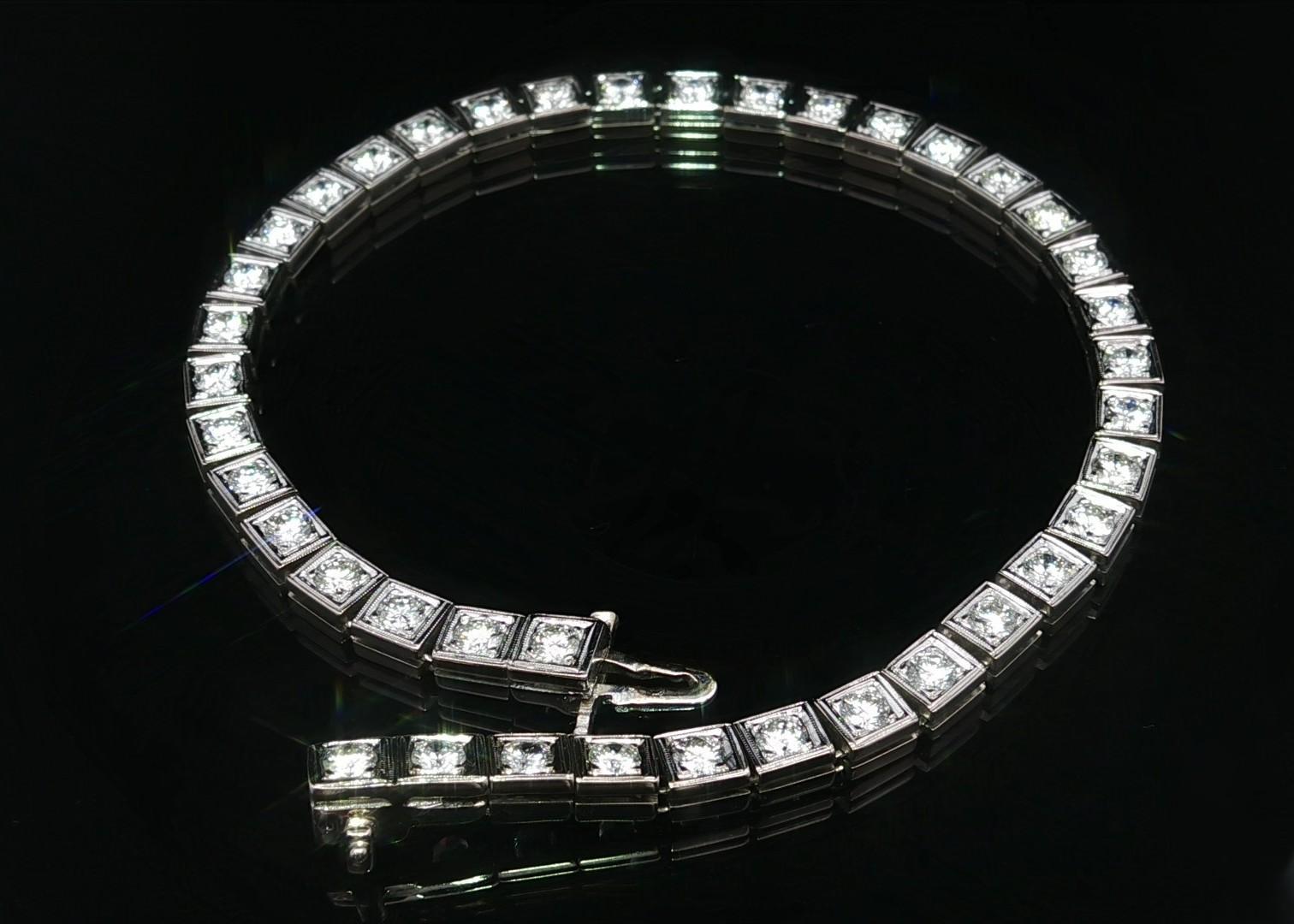 Vintage Solid White Gold 2.8ct Diamond Milgrain Square Link Line Tennis Bracelet en vente 3