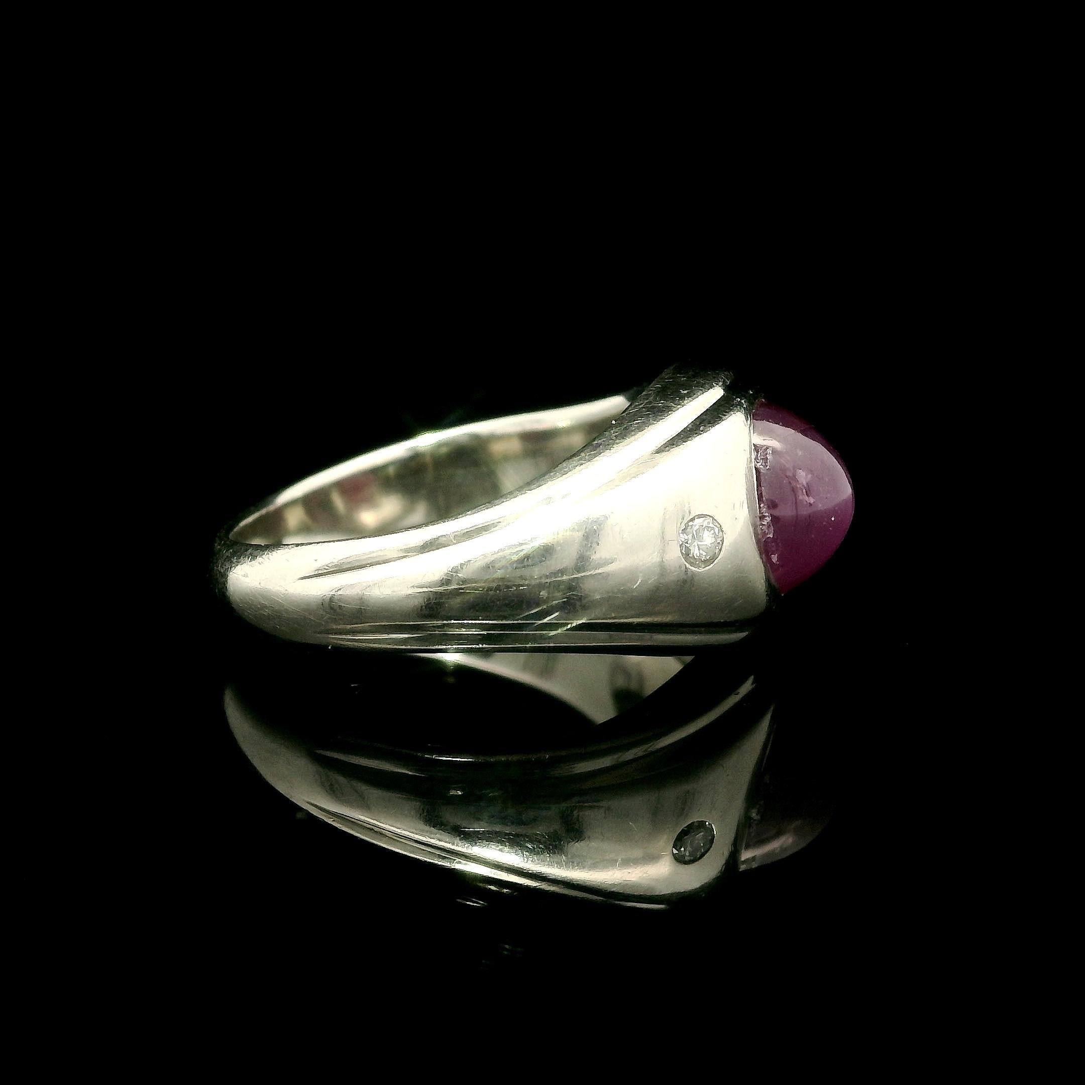 Anello vintage in oro bianco massiccio con rubino a stella da 2 carati e accenti di diamanti in vendita 6