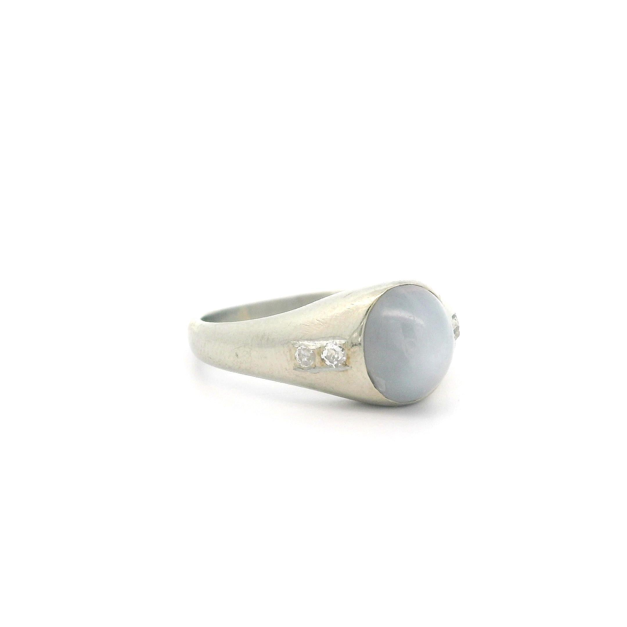 Cabochon Vintage Solid White Gold Natural Blue Star Sapphire & Diamond Band Ring For Sale