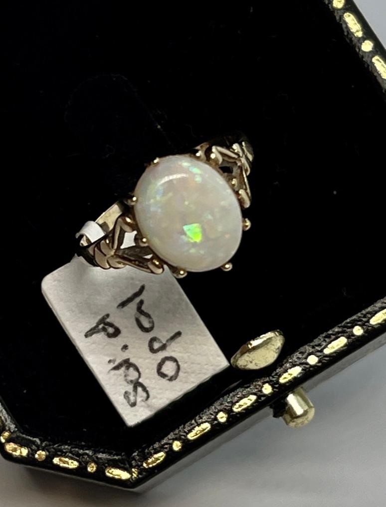 Oval Cut Vintage Solid White Opal Ring Hallmark Birmingham UK 9ct Yellow Gold 1962