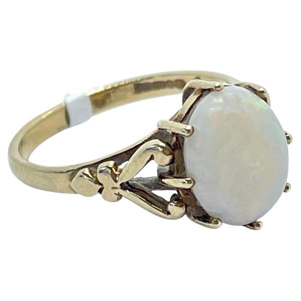 Vintage Solid White Opal Ring Hallmark Birmingham UK 9ct Yellow Gold 1962 For Sale
