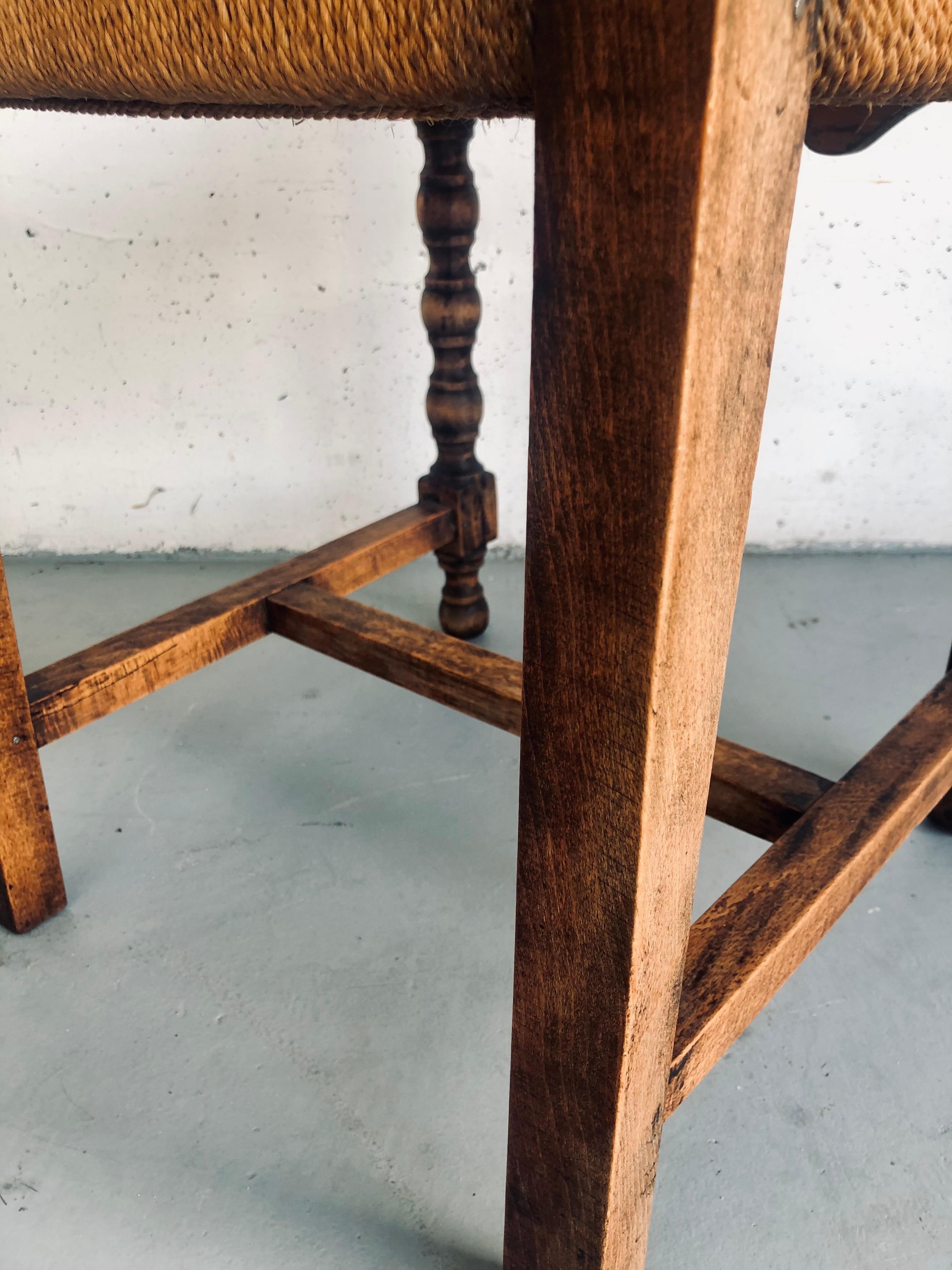 Vintage-Sitzstuhl aus Massivholz und Seil, Stuhl im gusseisernen Castilian-Stil, spanischer Holz (20. Jahrhundert) im Angebot